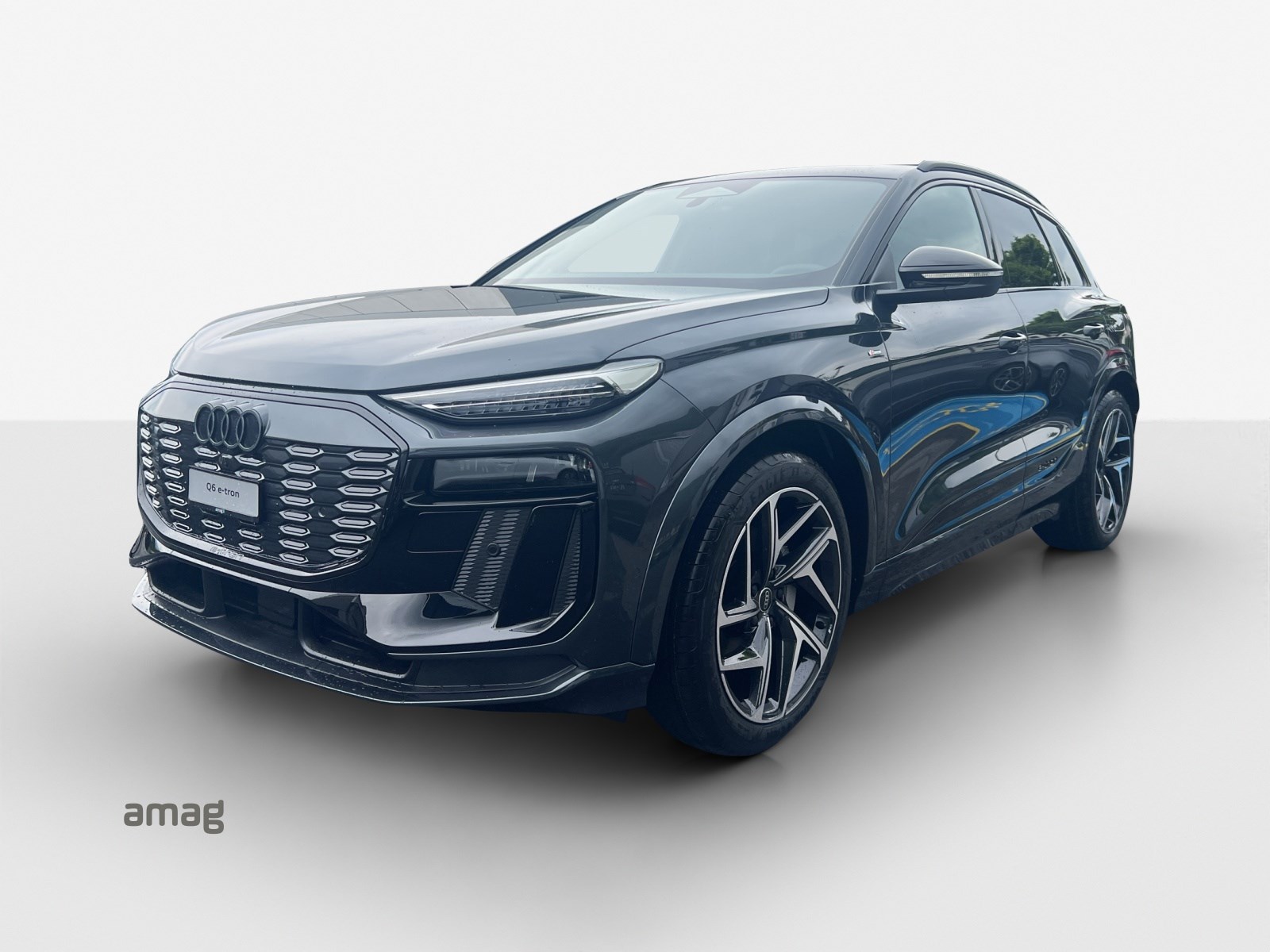 AUDI Q6 e-tron quattro