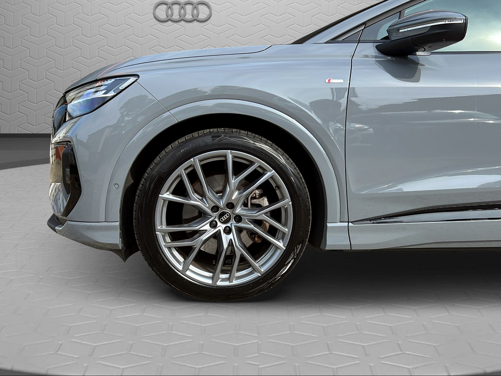 AUDI Q4 Sportback e-tron 50 quattro-image-5
