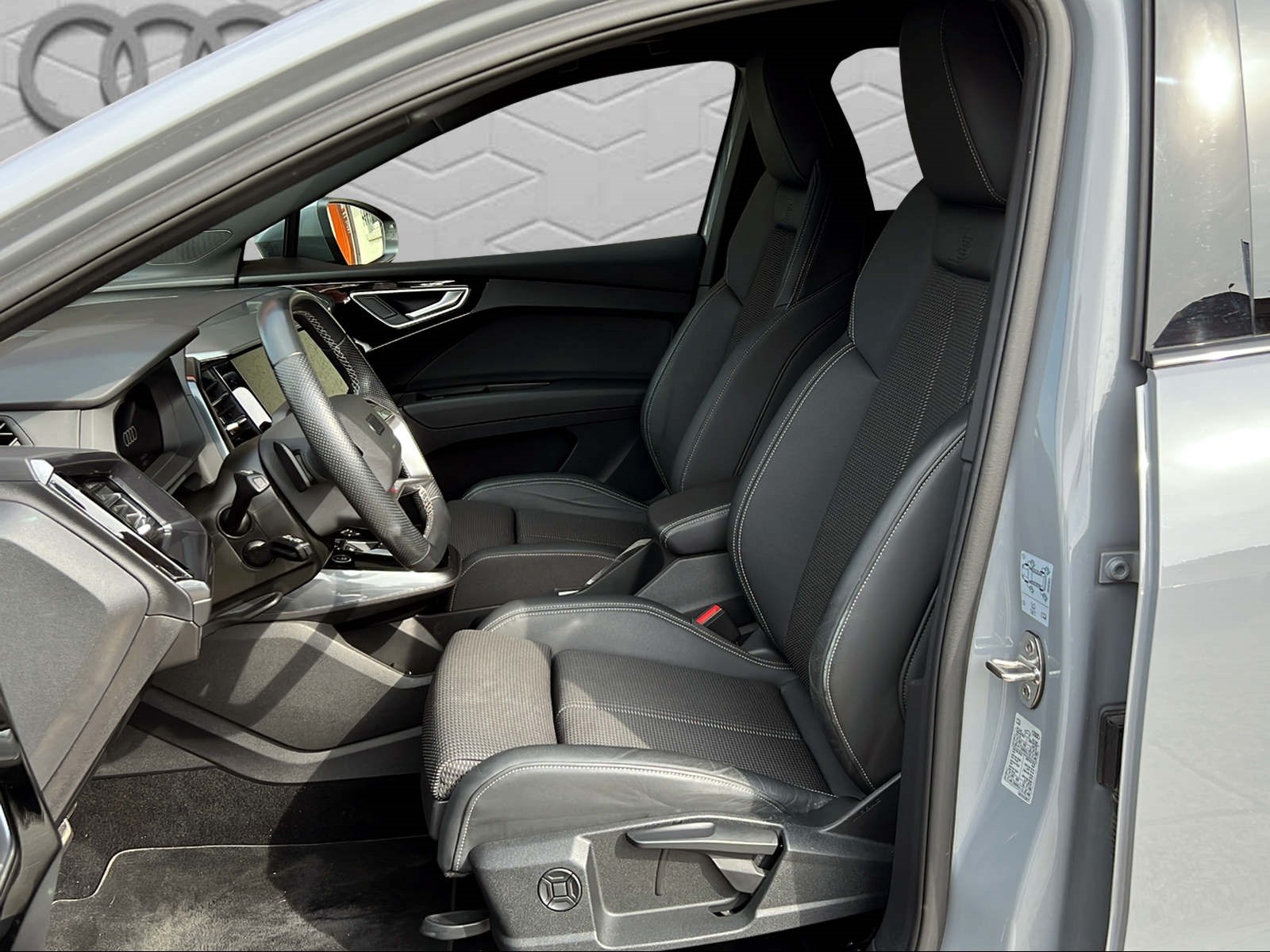 AUDI Q4 Sportback e-tron 50 quattro-image-6