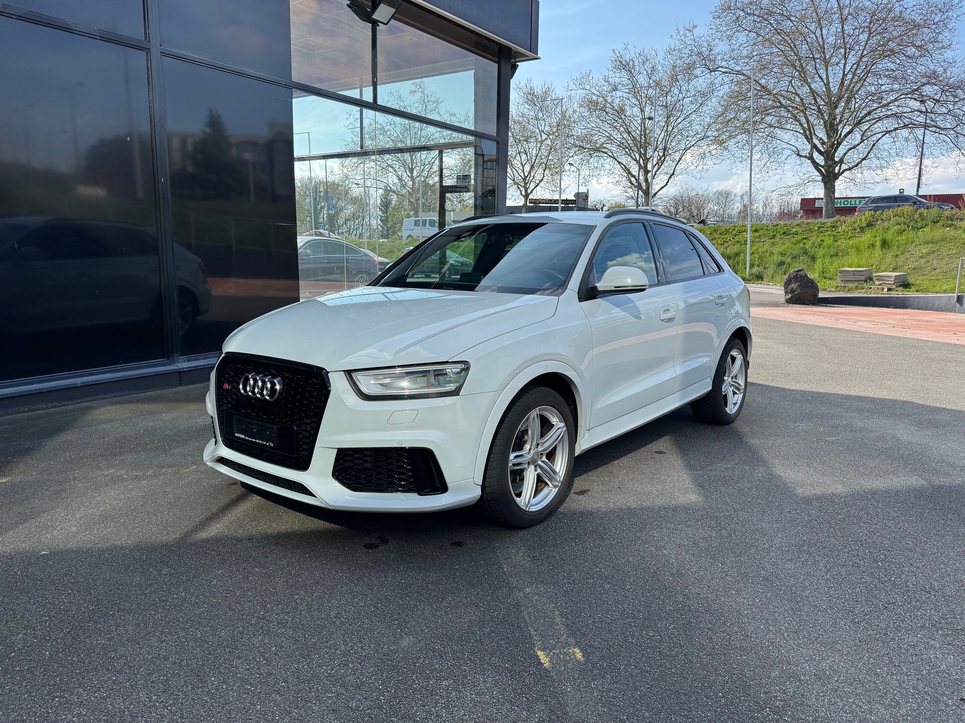 AUDI RS Q3 2.5 TFSI quattro S-tronic-showroom-element-3