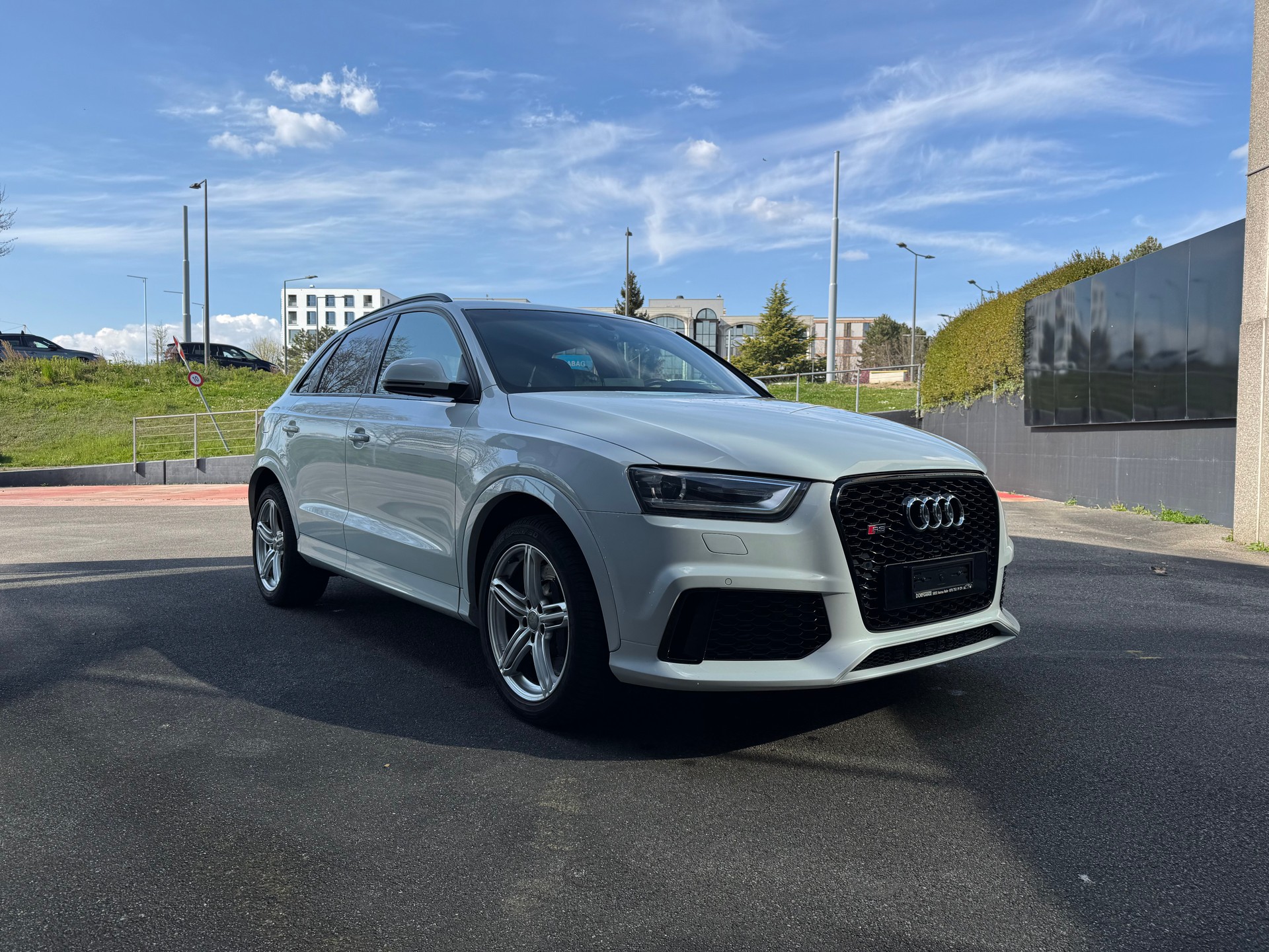 AUDI RS Q3 2.5 TFSI quattro S-tronic-showroom-element-2