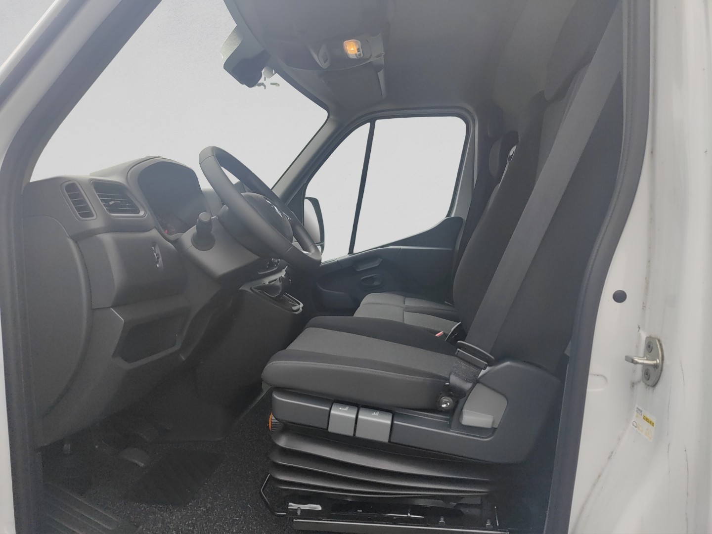 RENAULT Master T35 2.3 Blue dCi 135 L3H2-showroom-element-2
