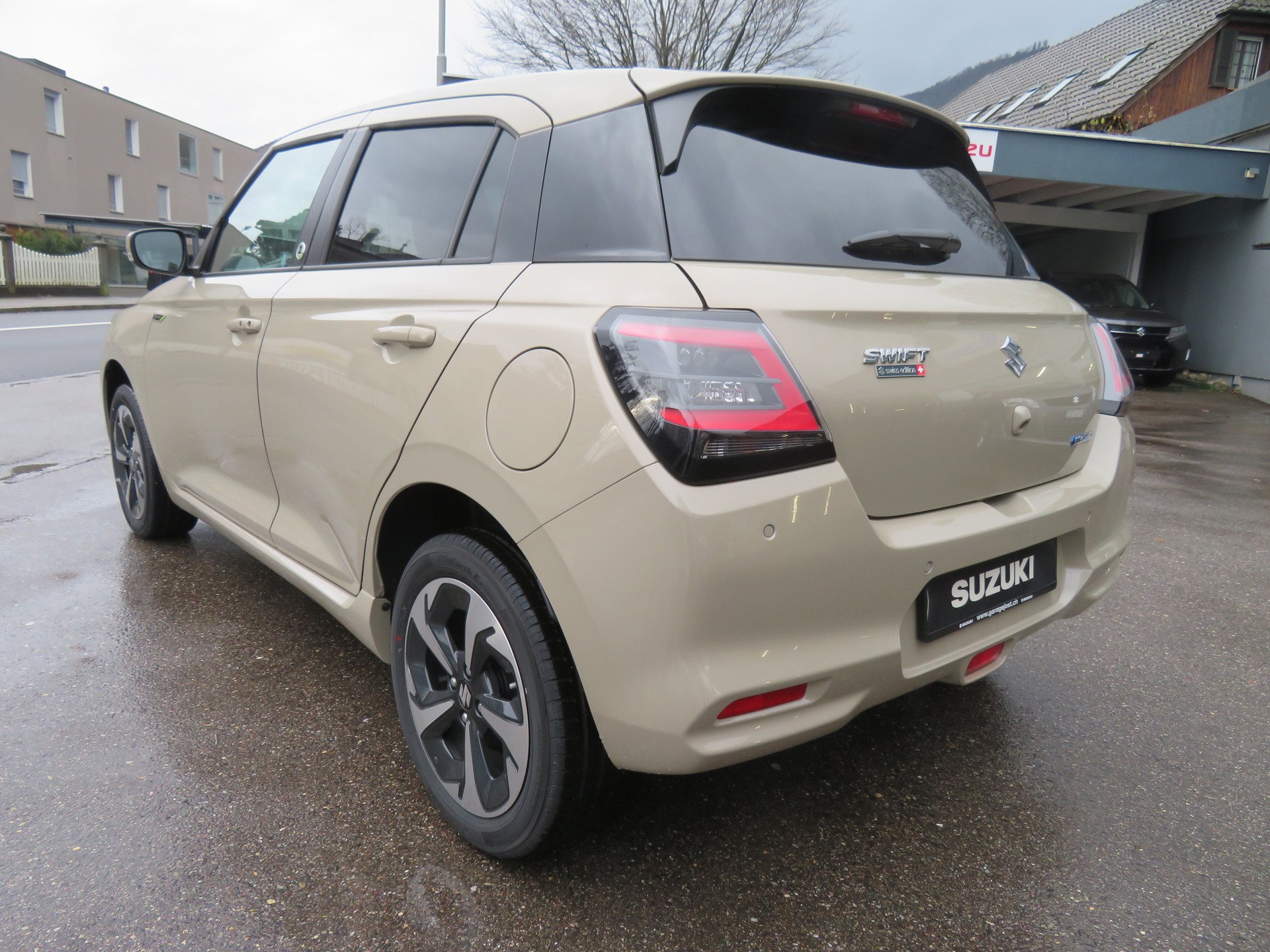SUZUKI Swift 1.2 1st Edition Top Hybrid 4x4-showroom-element-2