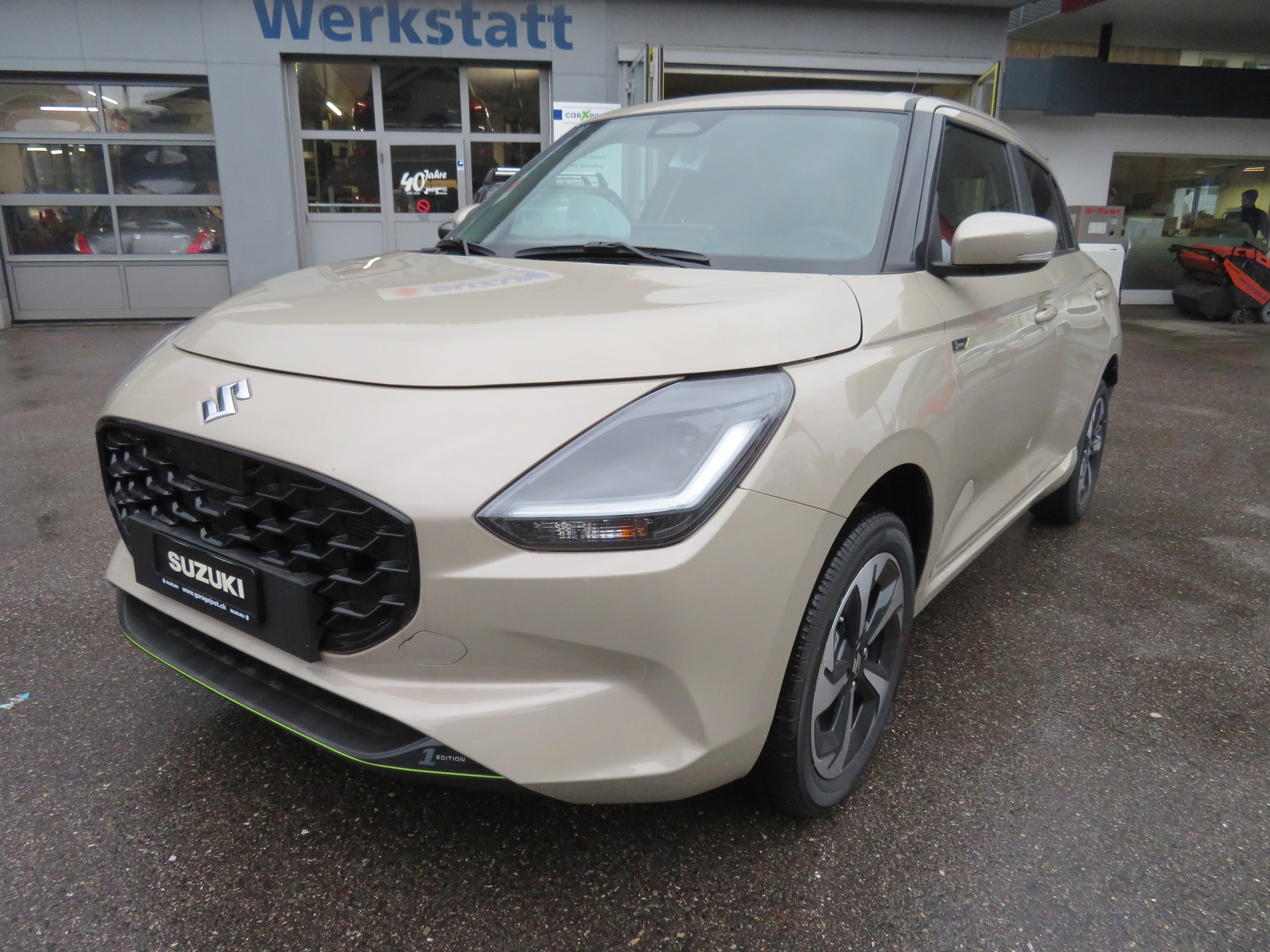 SUZUKI Swift 1.2 1st Edition Top Hybrid 4x4