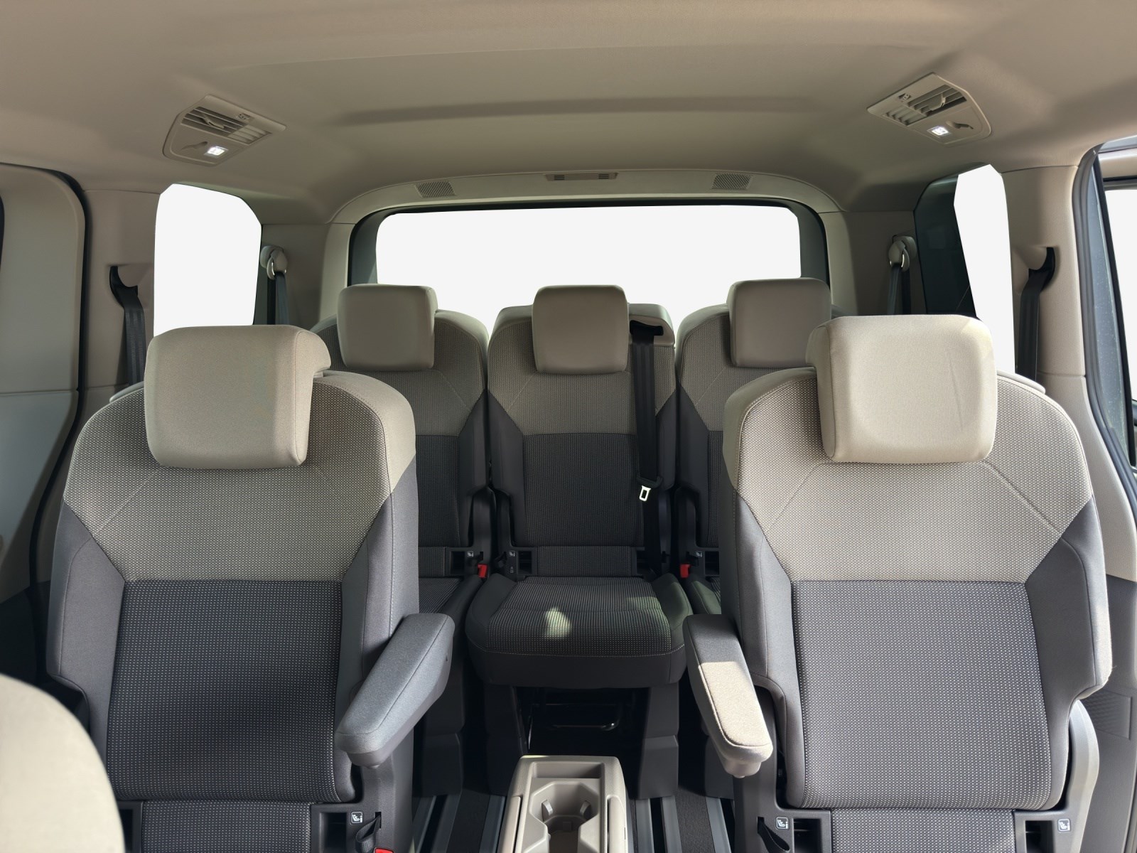 VW MULTIVAN Multivan 2.0 TDI Life DSG-image-13