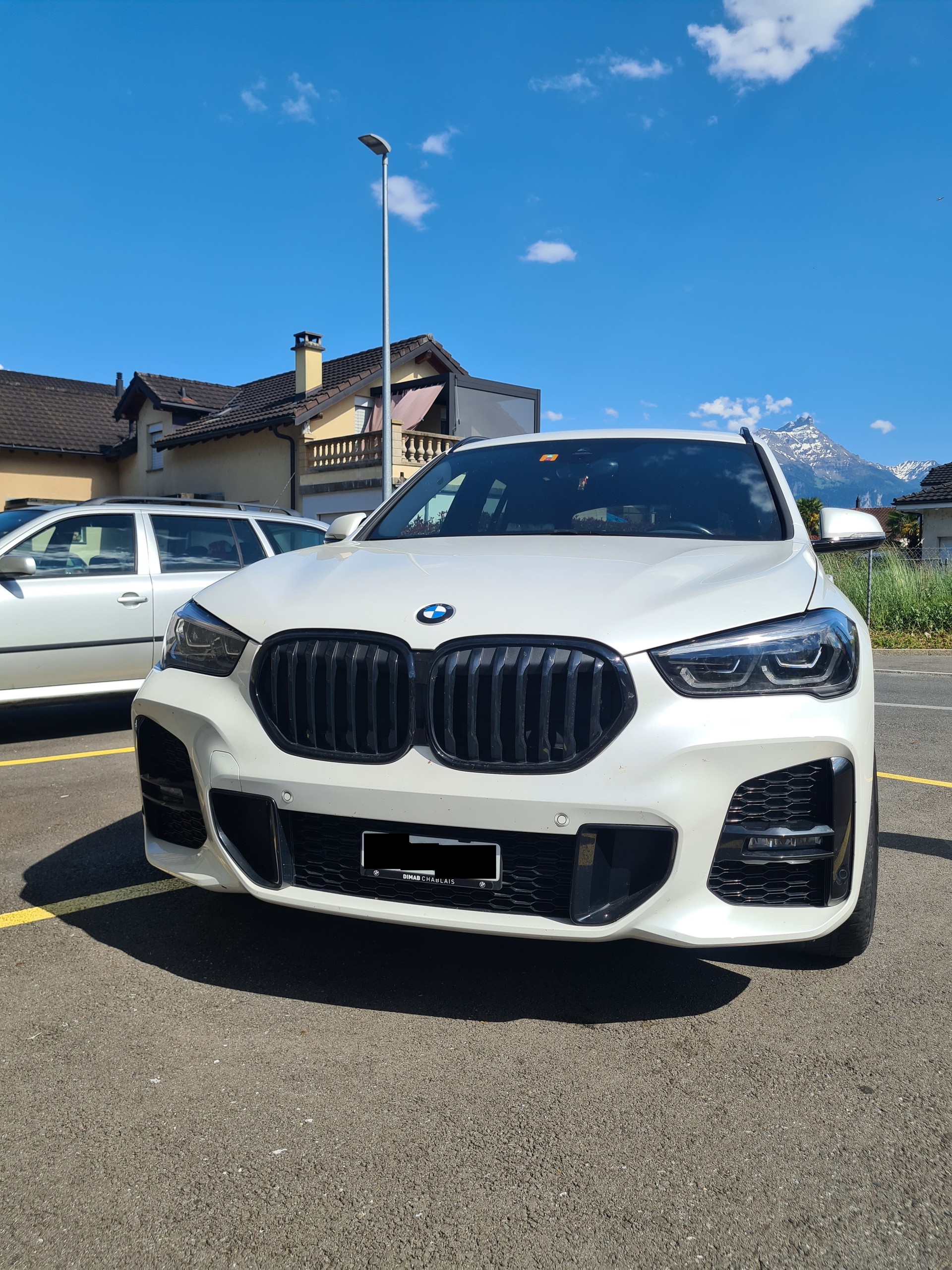 BMW X1 xDrive 20i Essential Edition Steptronic