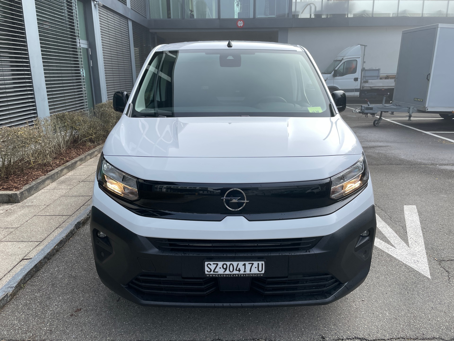 OPEL Combo-e 50 kWh Cargo-showroom-element-1
