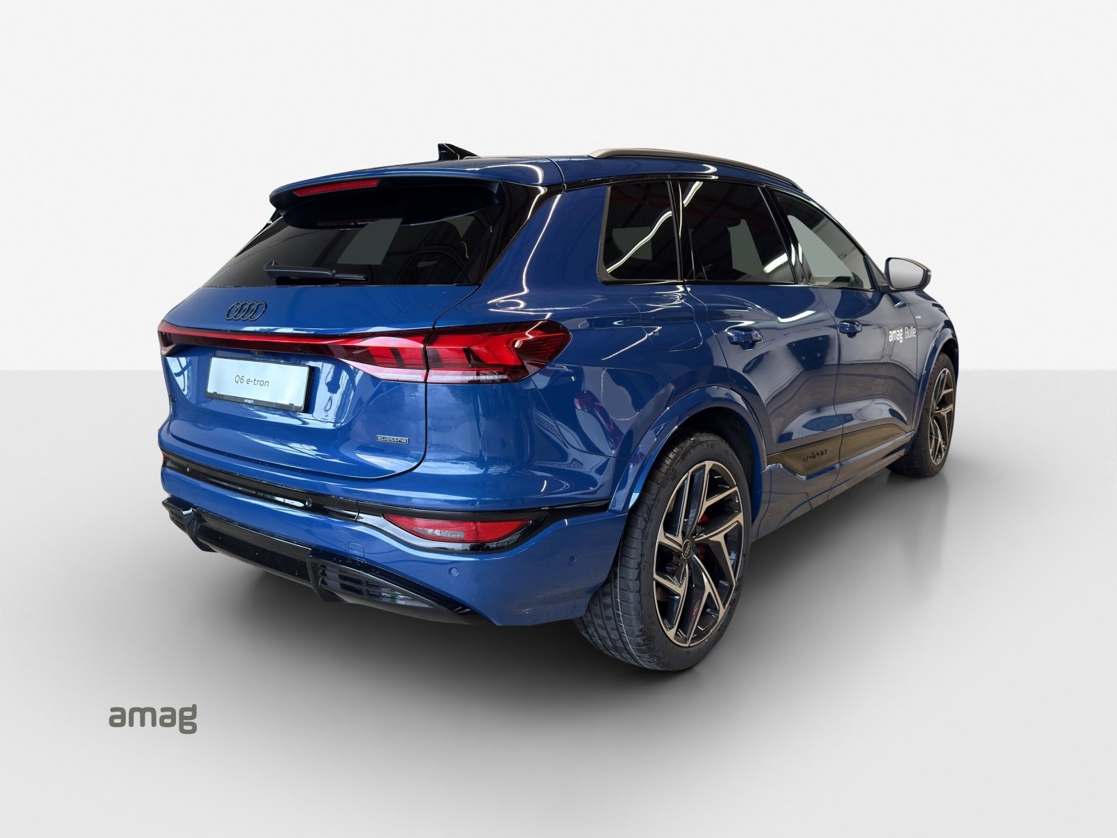 AUDI Q6 e-tron quattro-image-4