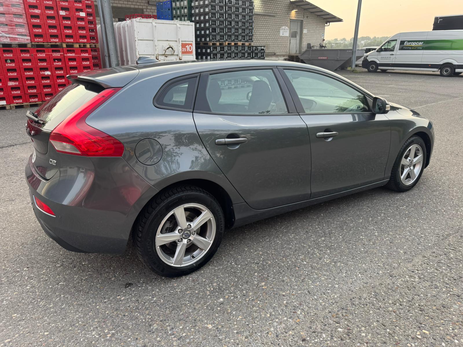 VOLVO V40 D2 Momentum Powershift-image-4