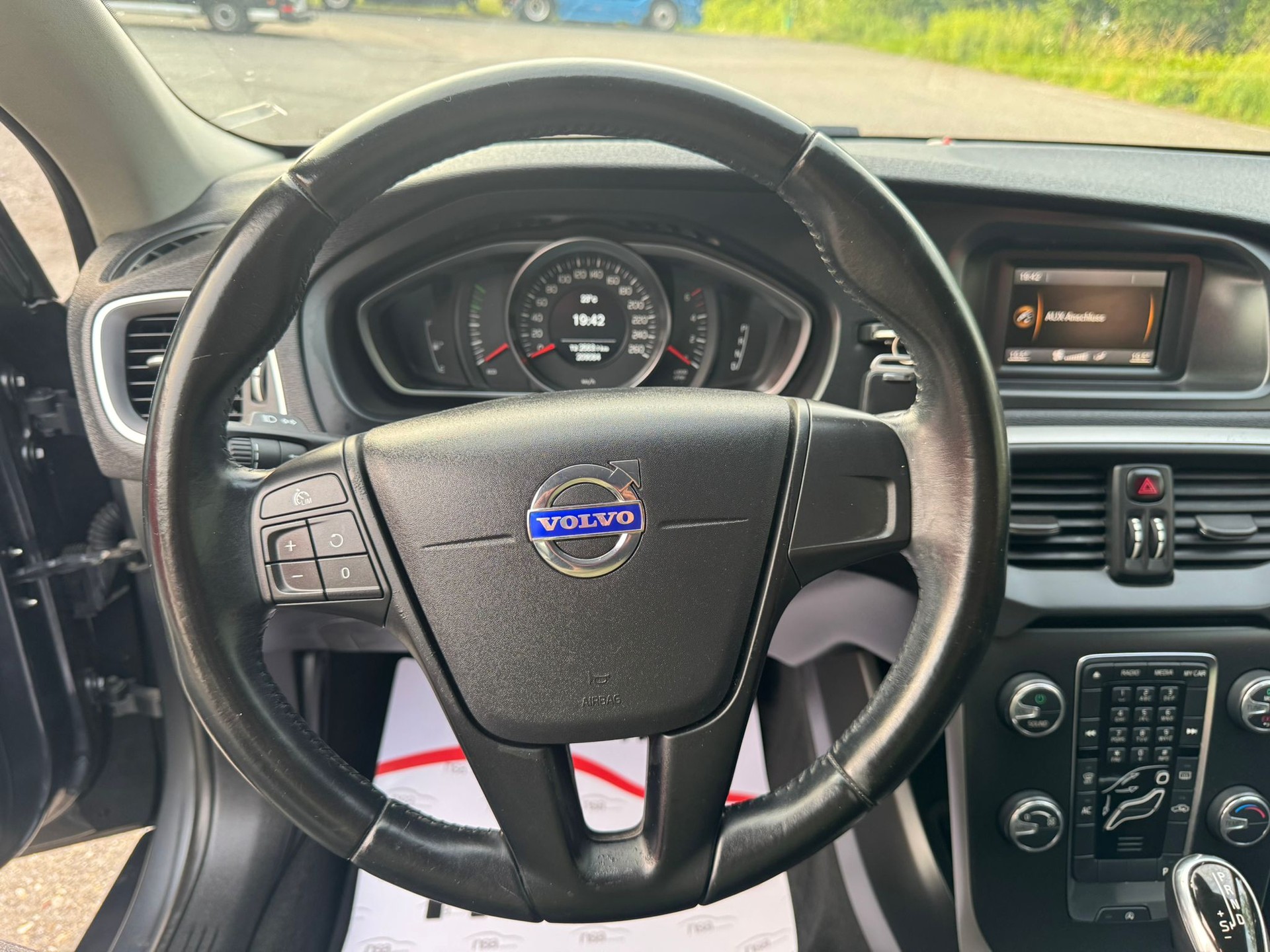 VOLVO V40 D2 Momentum Powershift-image-15
