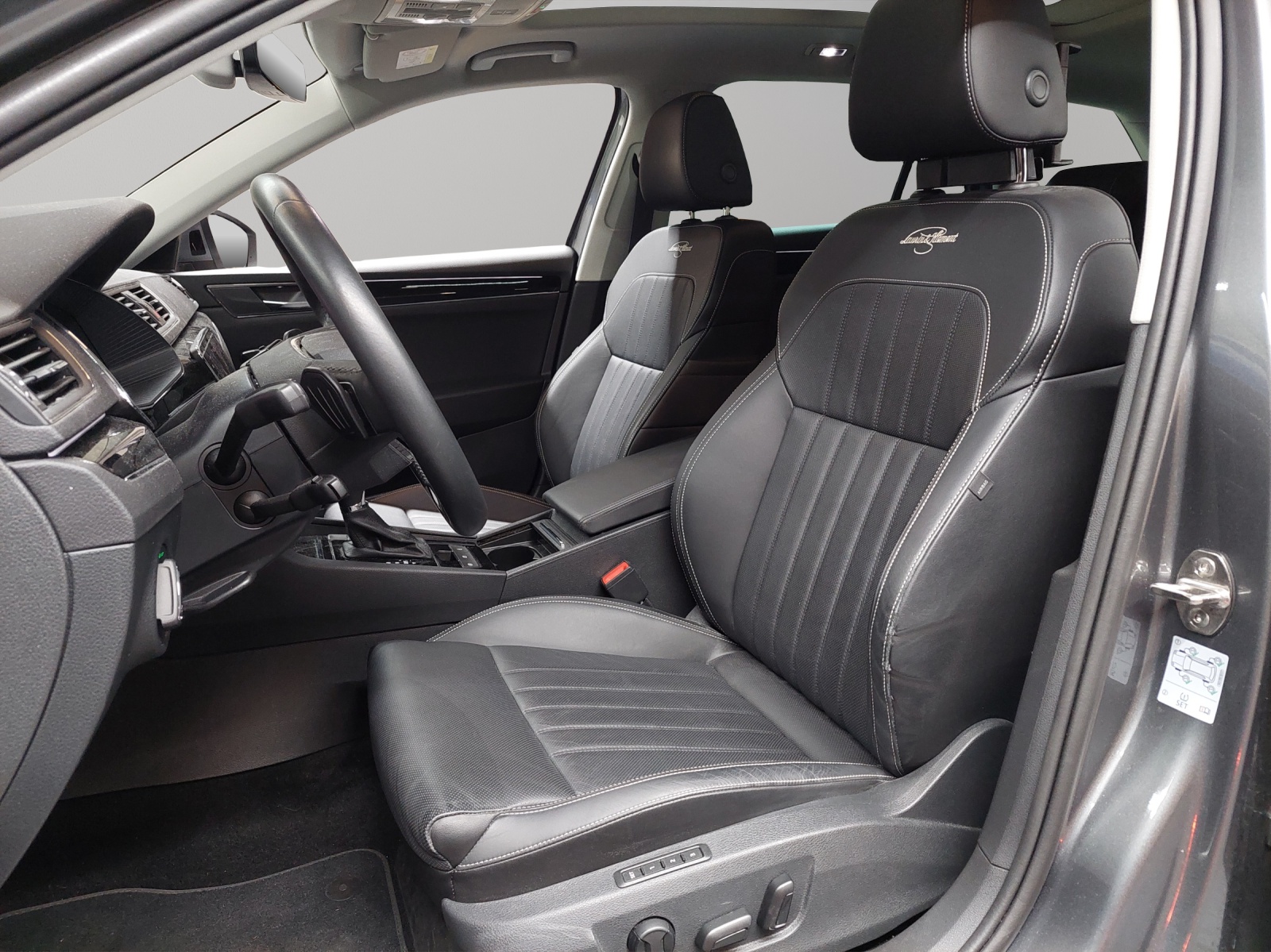 SKODA Superb Combi 2.0 TSI L&K 4x4 DSG-image-5