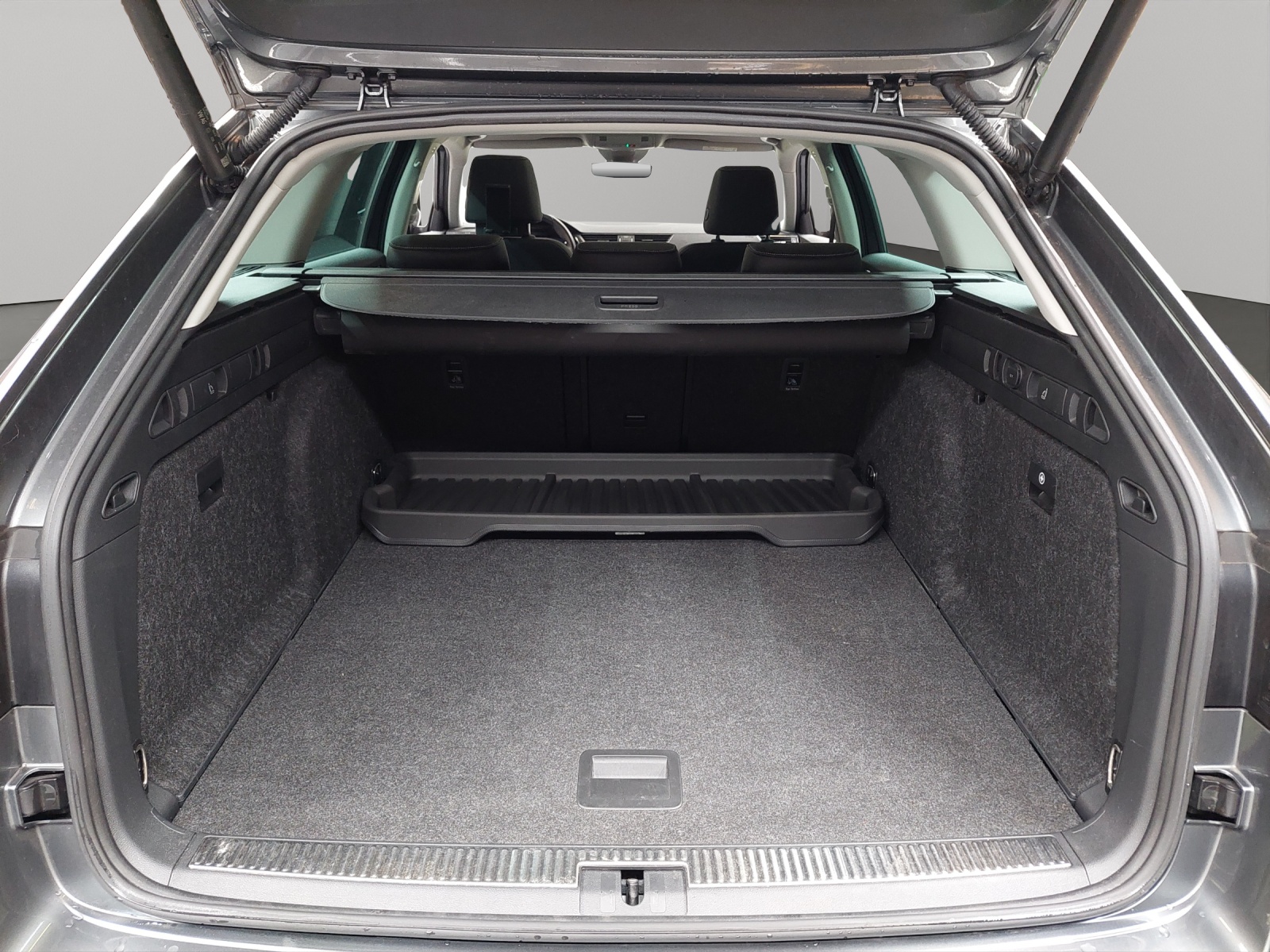 SKODA Superb Combi 2.0 TSI L&K 4x4 DSG-image-10