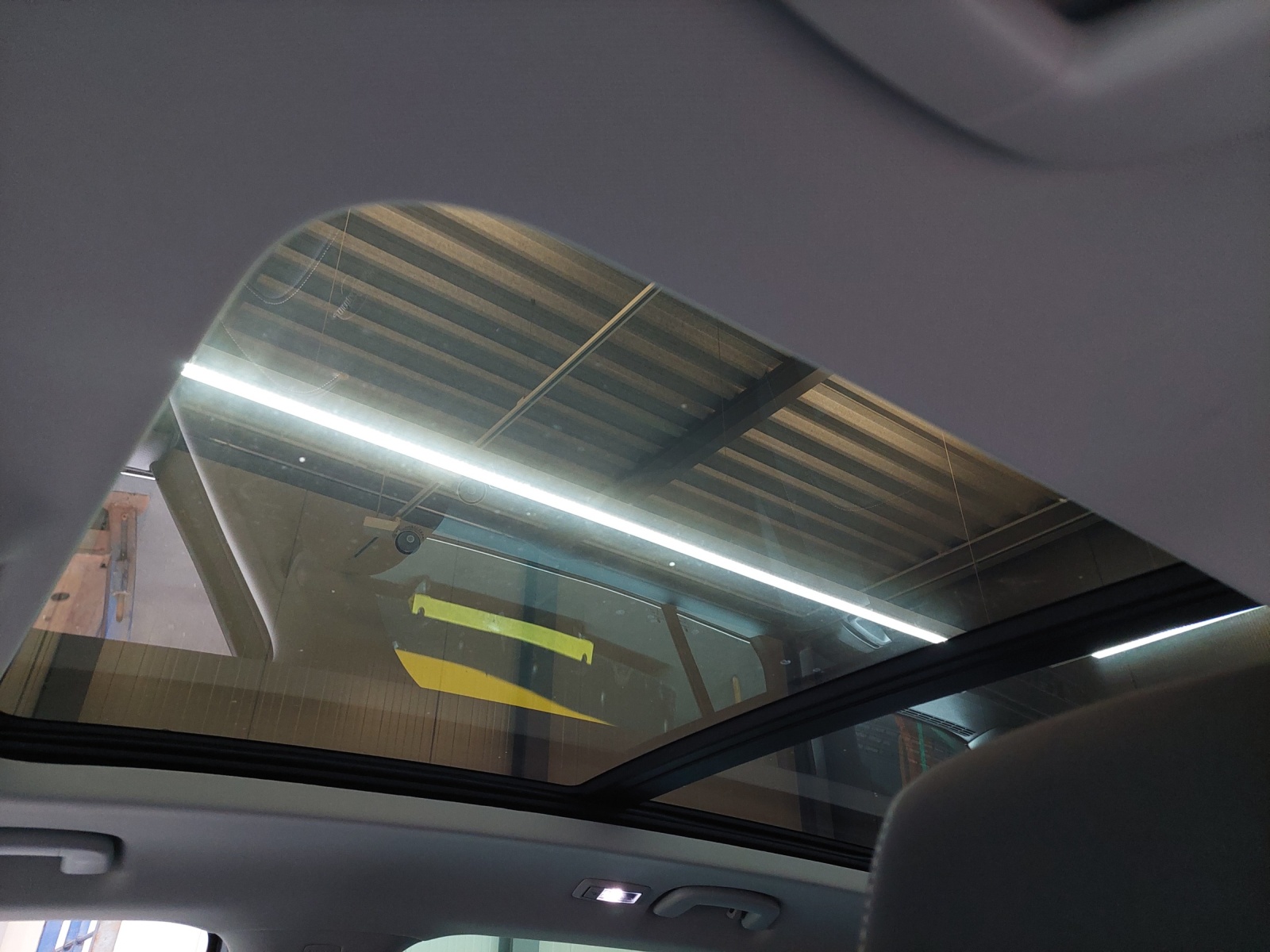 SKODA Superb Combi 2.0 TSI L&K 4x4 DSG-image-11
