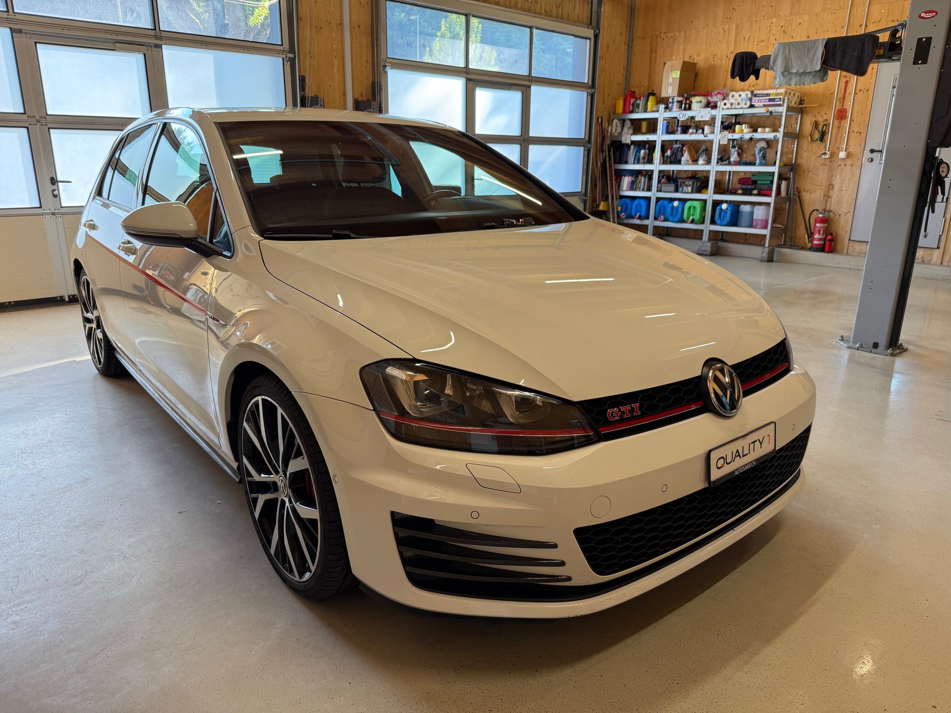 VW Golf 2.0 TSI GTI Performance DSG-showroom-element-2