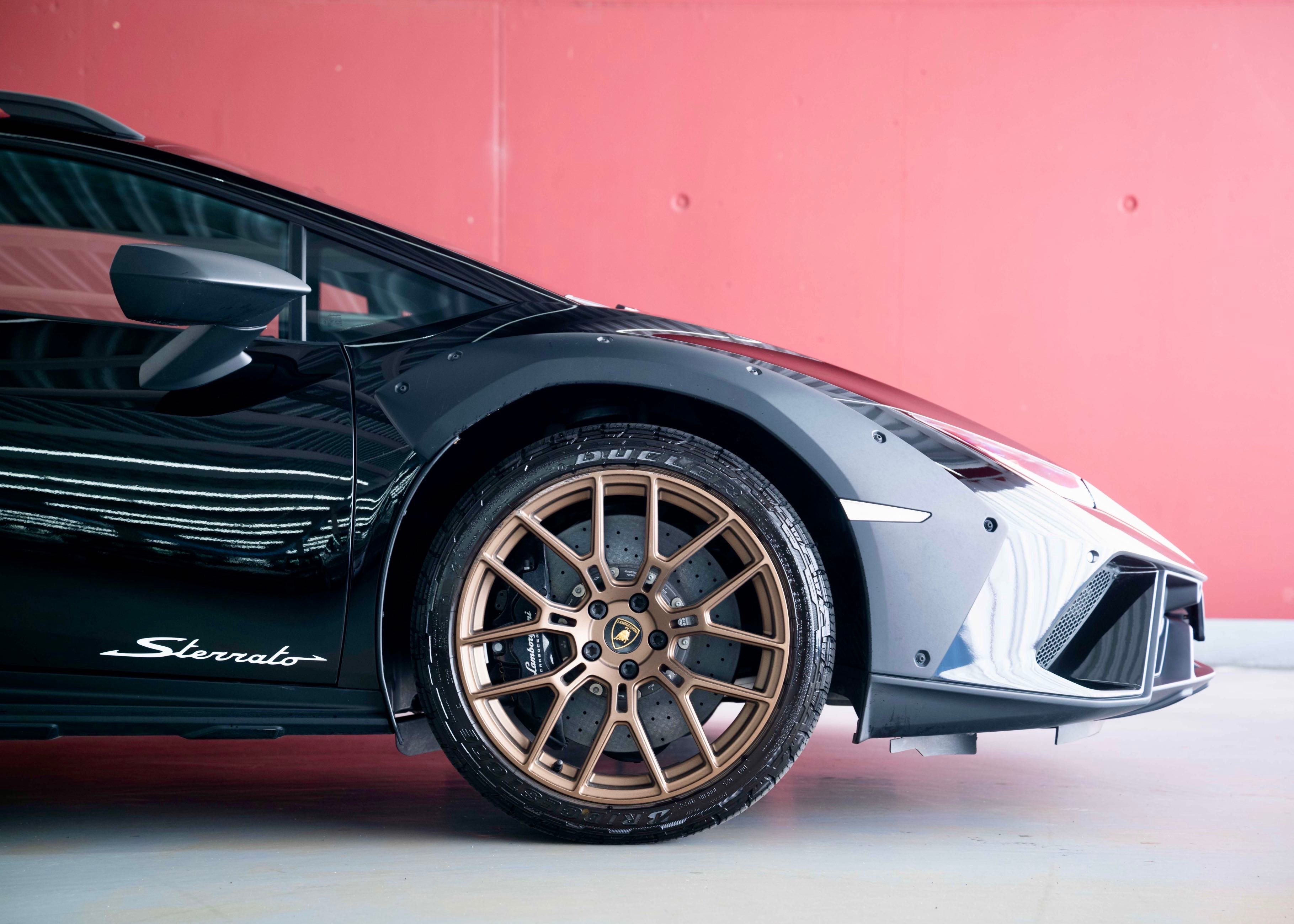 Image LAMBORGHINI HURACAN Huracan Sterrato LP610-4 Coupé DCT (Swiss car, 1st hand, 1 of 1499)