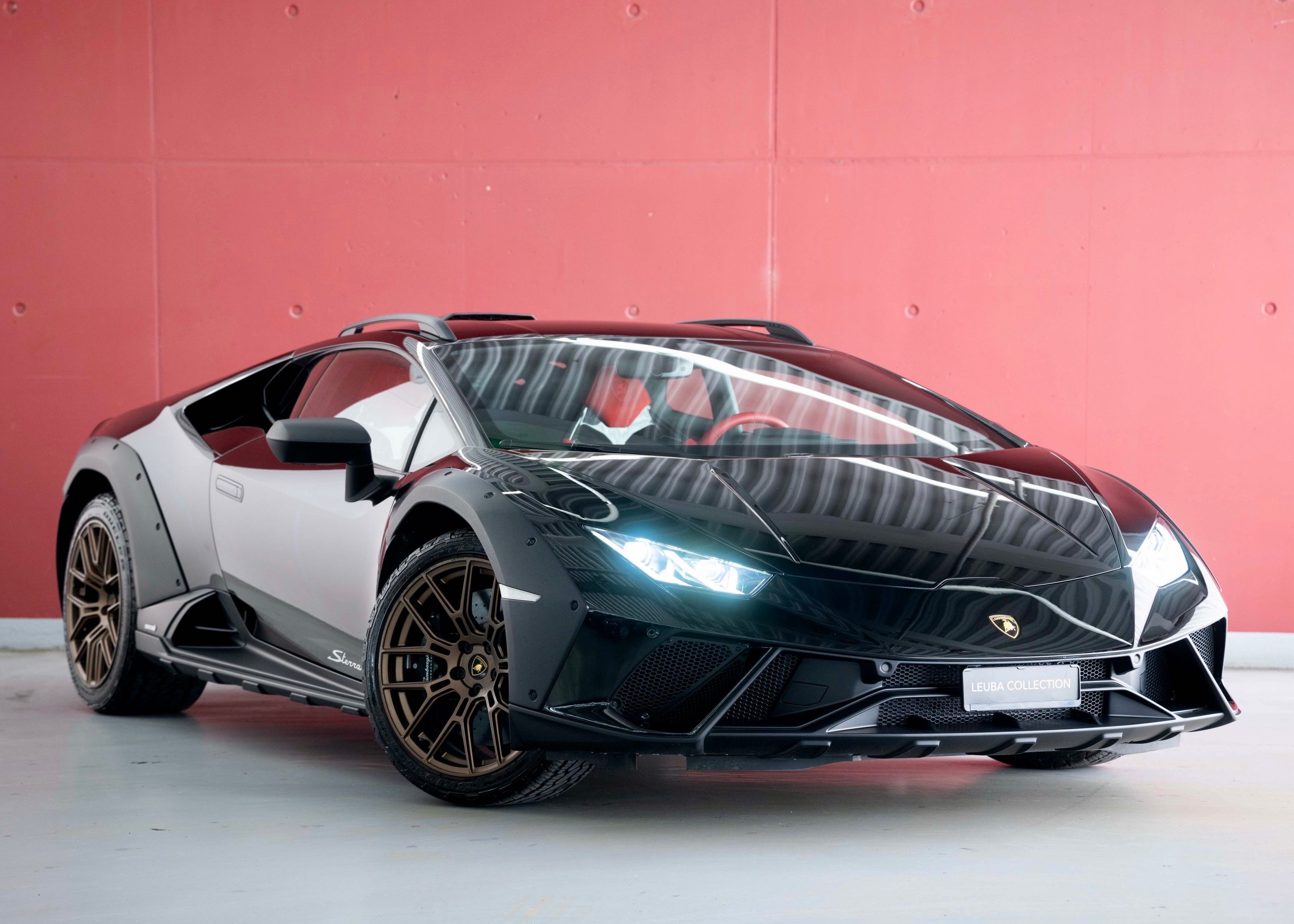 Photo LAMBORGHINI HURACAN Huracan Sterrato LP610-4 Coupé DCT (Swiss car, 1st hand, 1 of 1499)