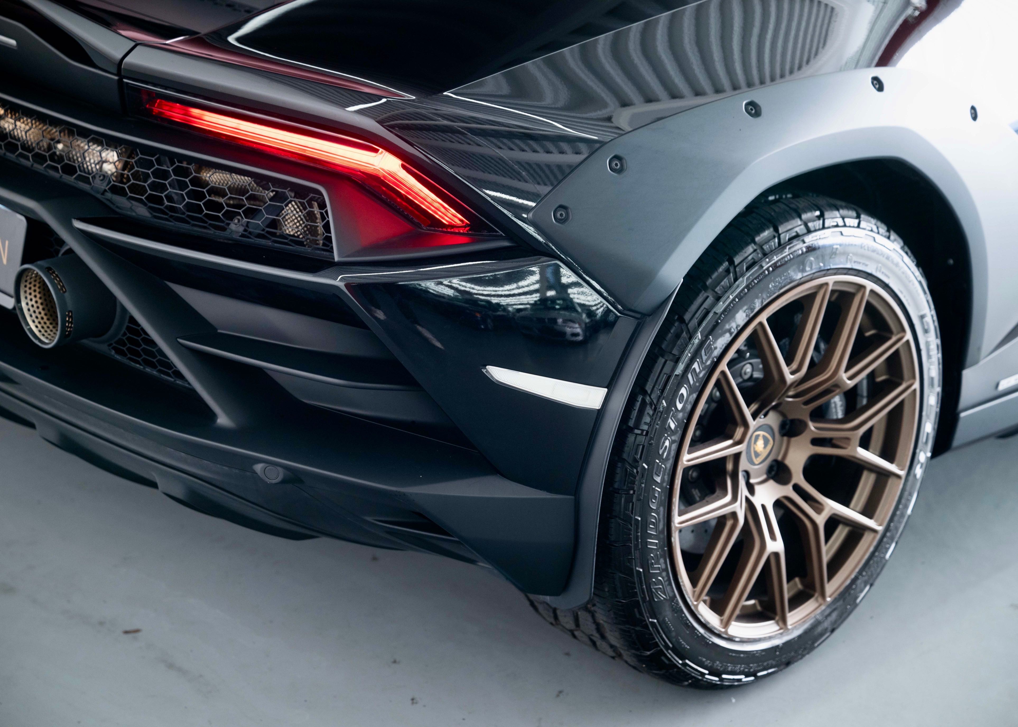 Image LAMBORGHINI HURACAN Huracan Sterrato LP610-4 Coupé DCT (Swiss car, 1st hand, 1 of 1499)