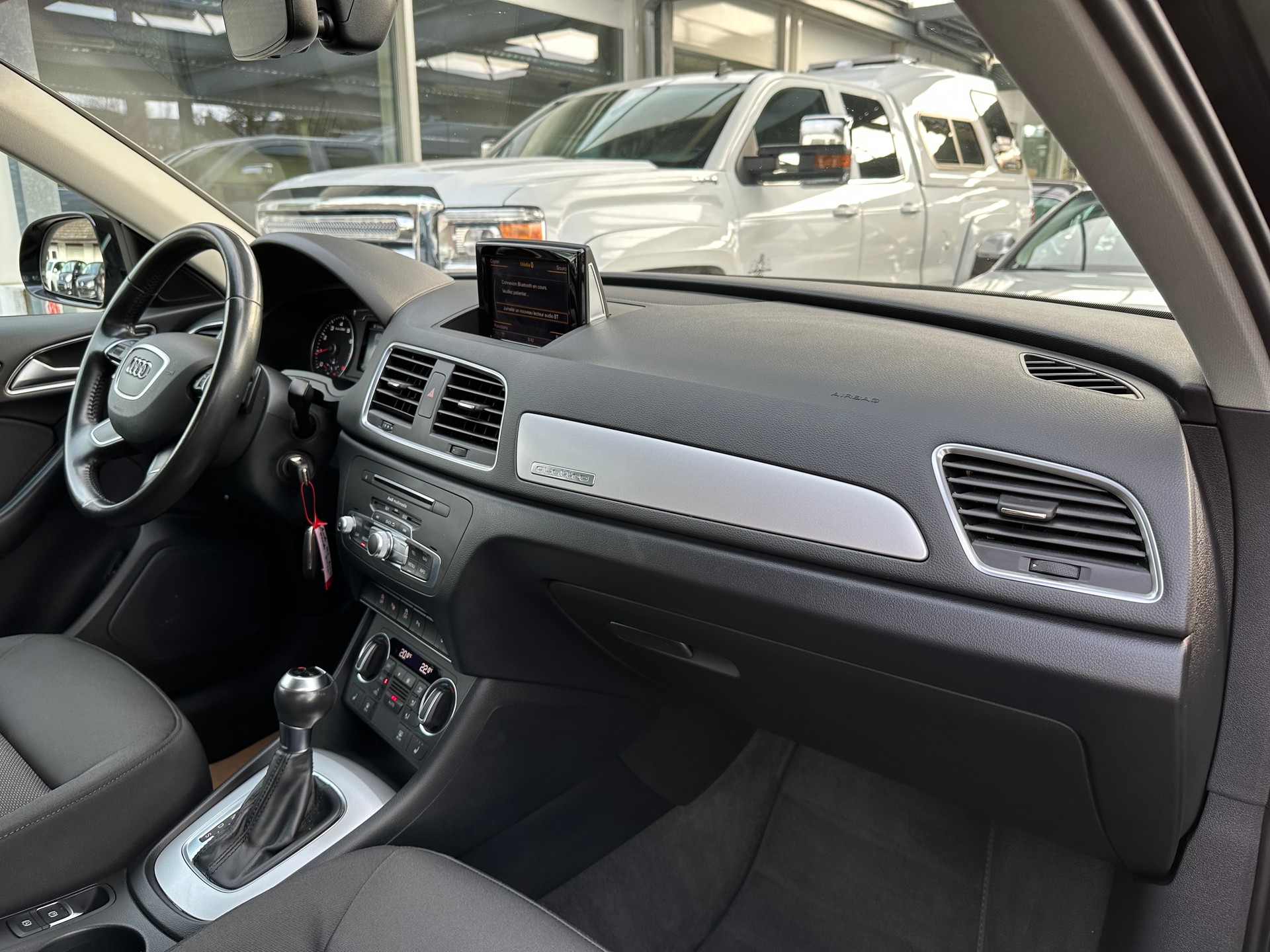 AUDI Q3 2.0 TFSI quattro S-tronic-image-16