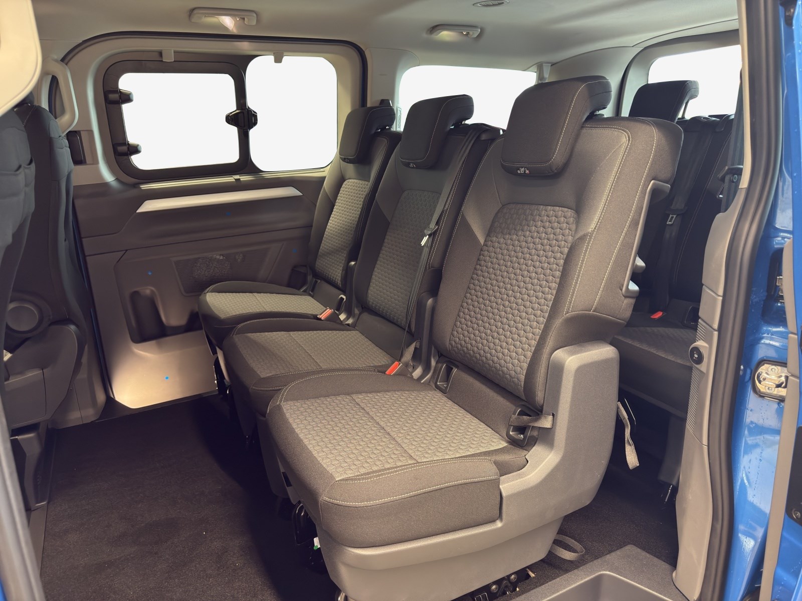VW CARAVELLE Caravelle 2.0 TDI Live LWB 4 Motion Aut 8-image-11