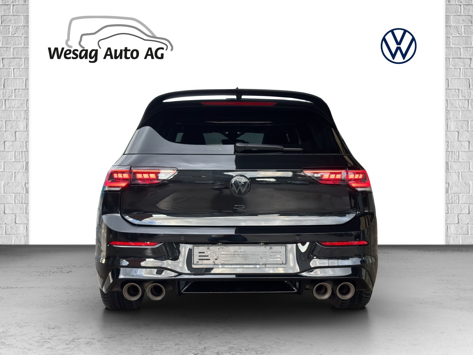 VW Golf 2.0 TSI R DSG 4 Motion-showroom-element-3