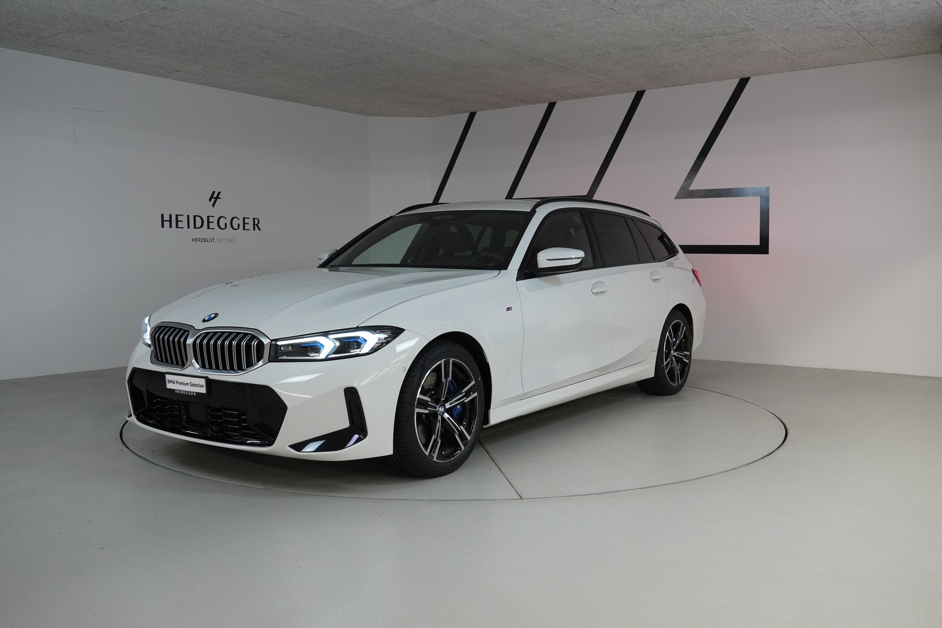 BMW 320d xDrive 48V Touring Steptronic M Sport