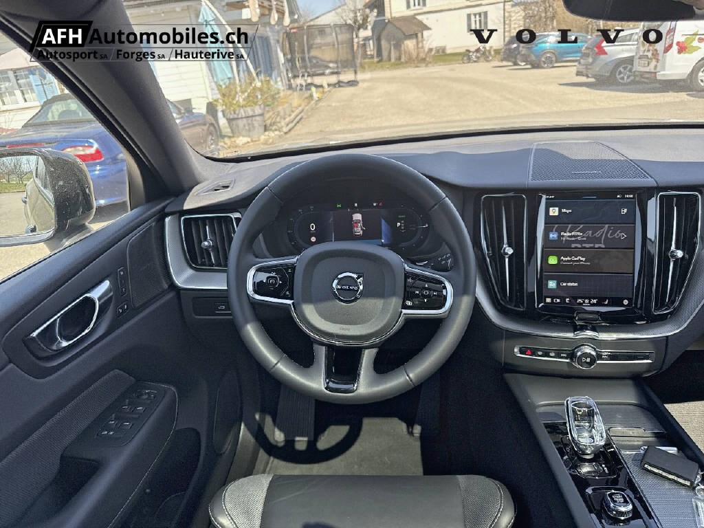 VOLVO XC60 2.0 T8 TE Plus Dark eAWD-showroom-element-2