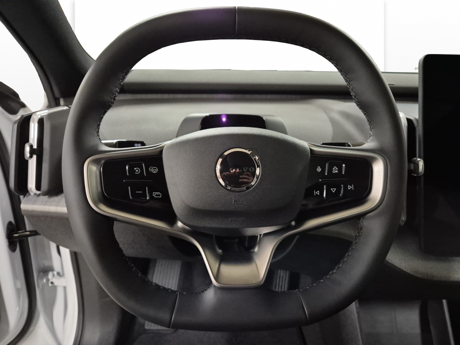 VOLVO EX 30 E60 Twin Ultra Performance AWD-image-9