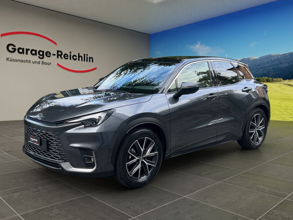 LEXUS LBX 1.5 Hybrid Emotion (SUV / GelÃ¤ndewagen)