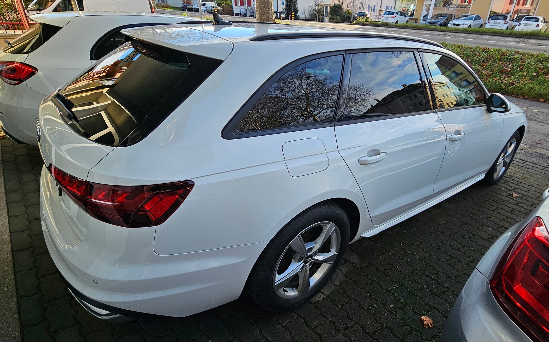 AUDI A4 Avant 35 TDI advanced Attraction S-tronic-image-4