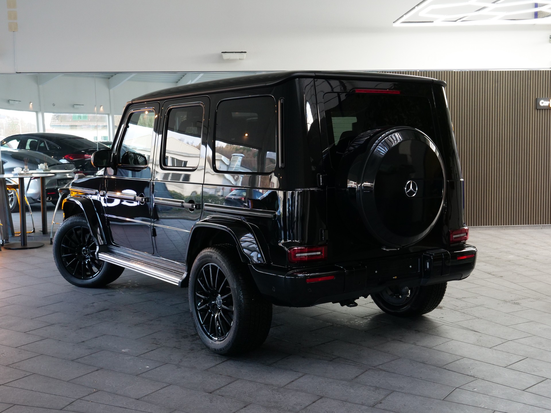 MERCEDES-BENZ G 500 AMG Line 9G-Tronic-showroom-element-3