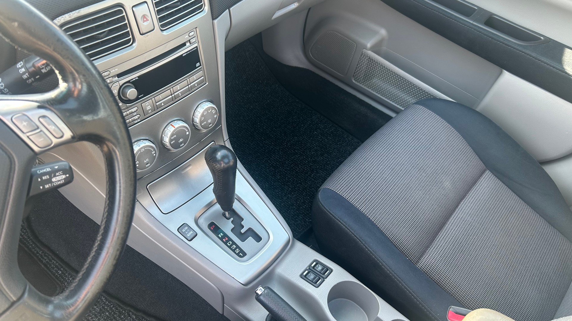 SUBARU Forester 2.0X (Swiss)-showroom-element-2