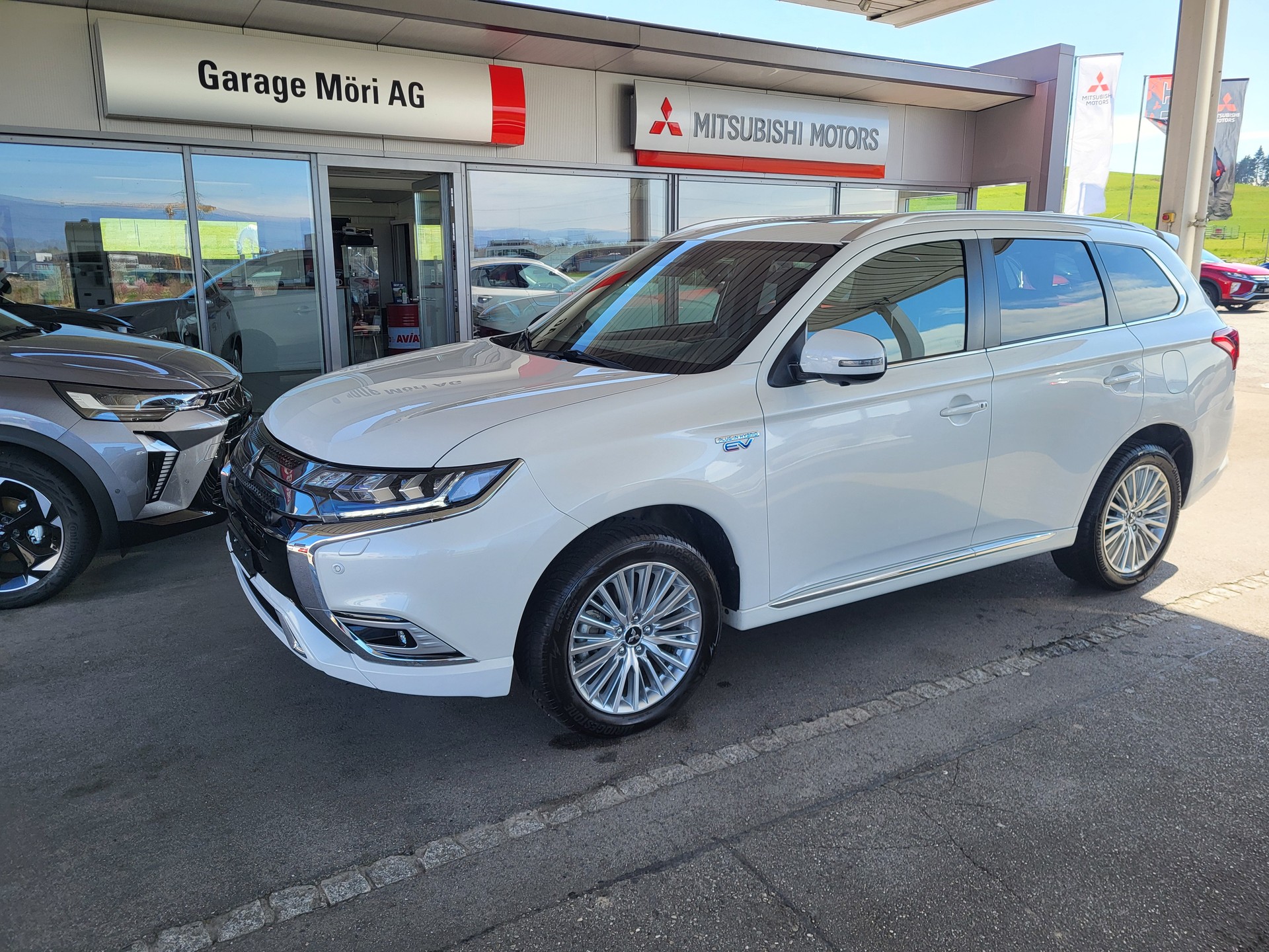 MITSUBISHI Outlander 2.4 PHEV Diamond 4WD Automatic