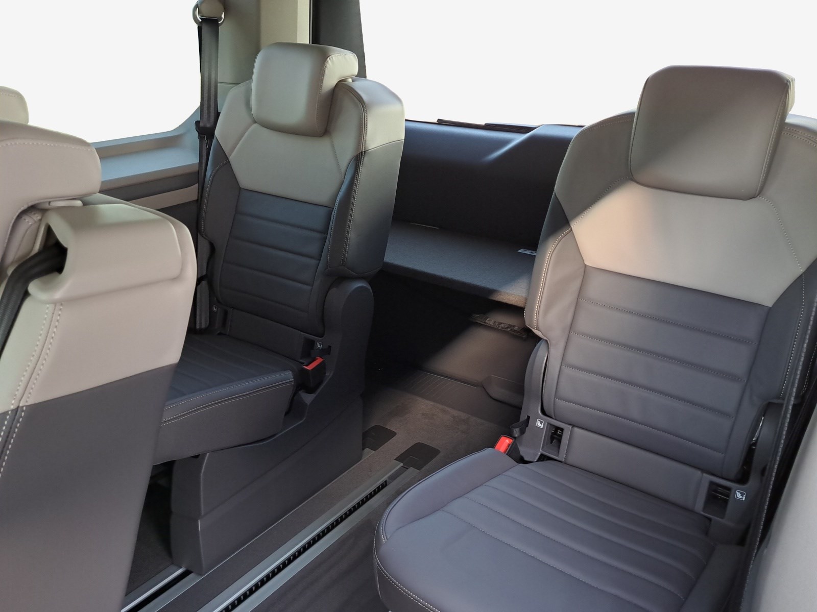 VW MULTIVAN Multivan 2.0 TDI Style Liberty DSG-image-11