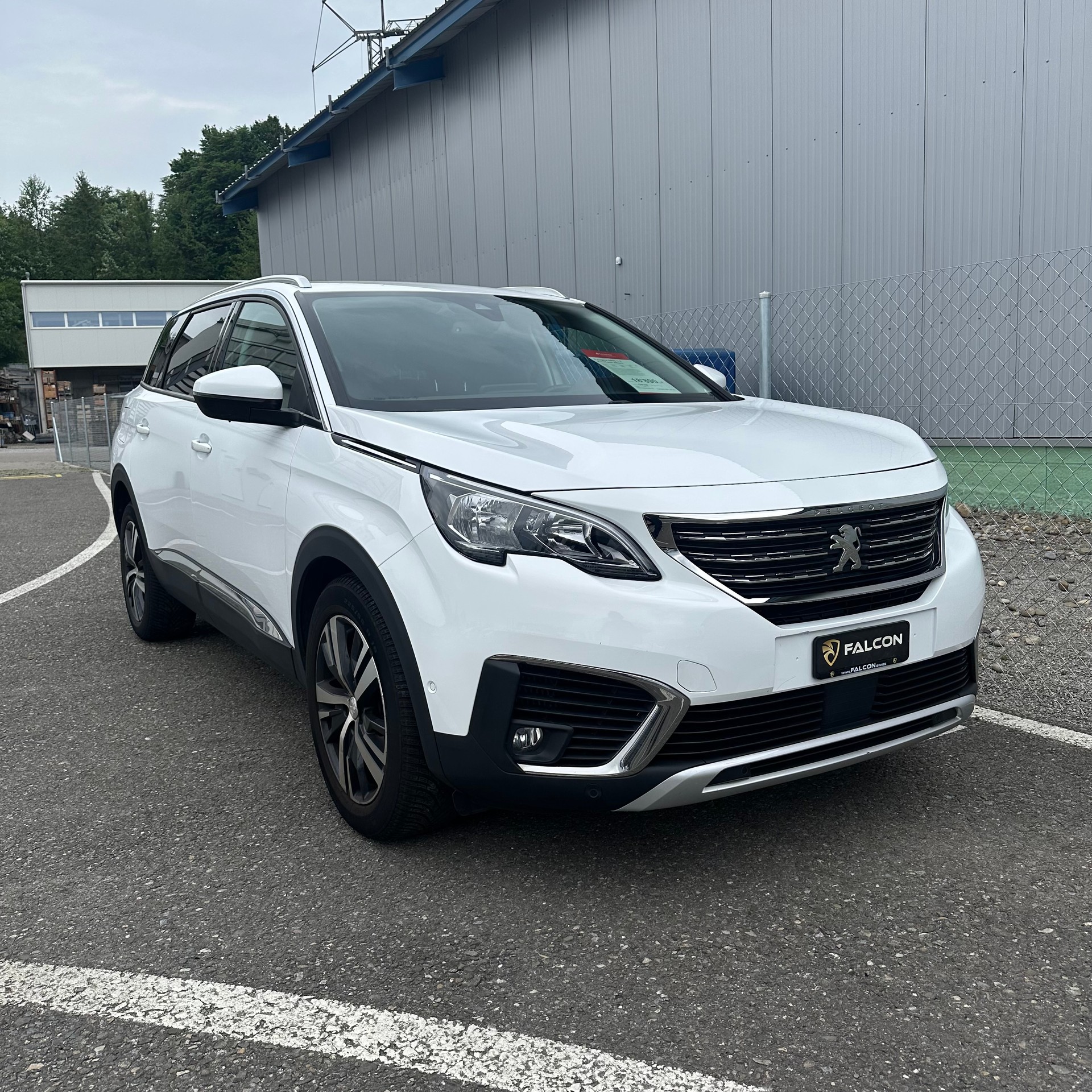 PEUGEOT 5008 1.2 Pure Tech Allure EAT