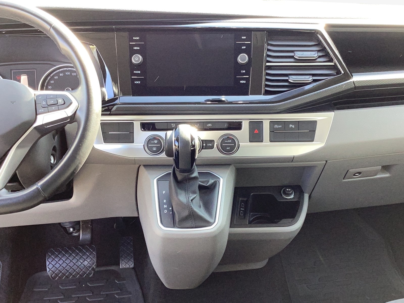 VW T6.1 Caravelle 2.0 TDI Comfortline Liberty DSG-image-10