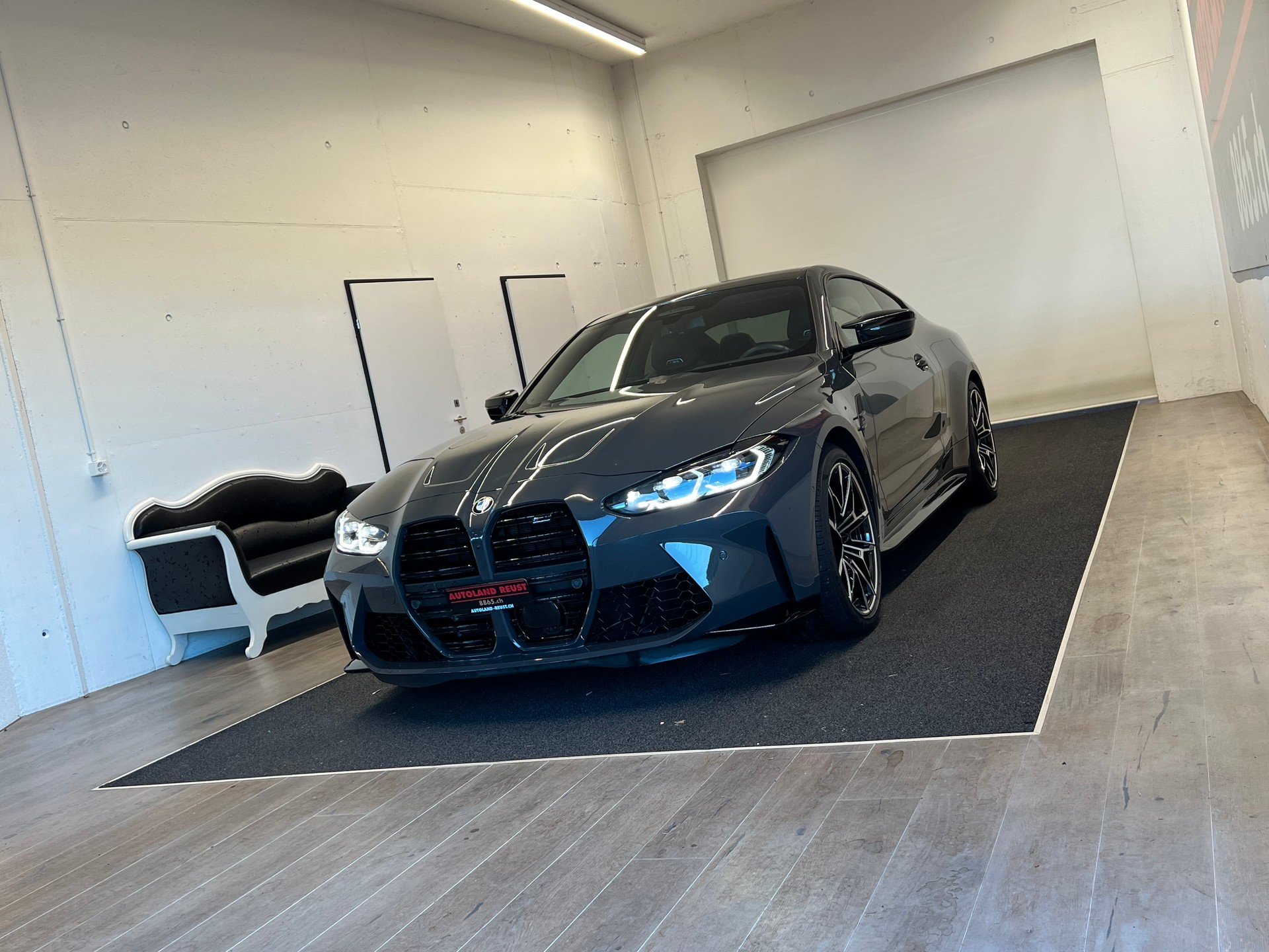 BMW M4 Coupé Competition M xDrive-showroom-element-2
