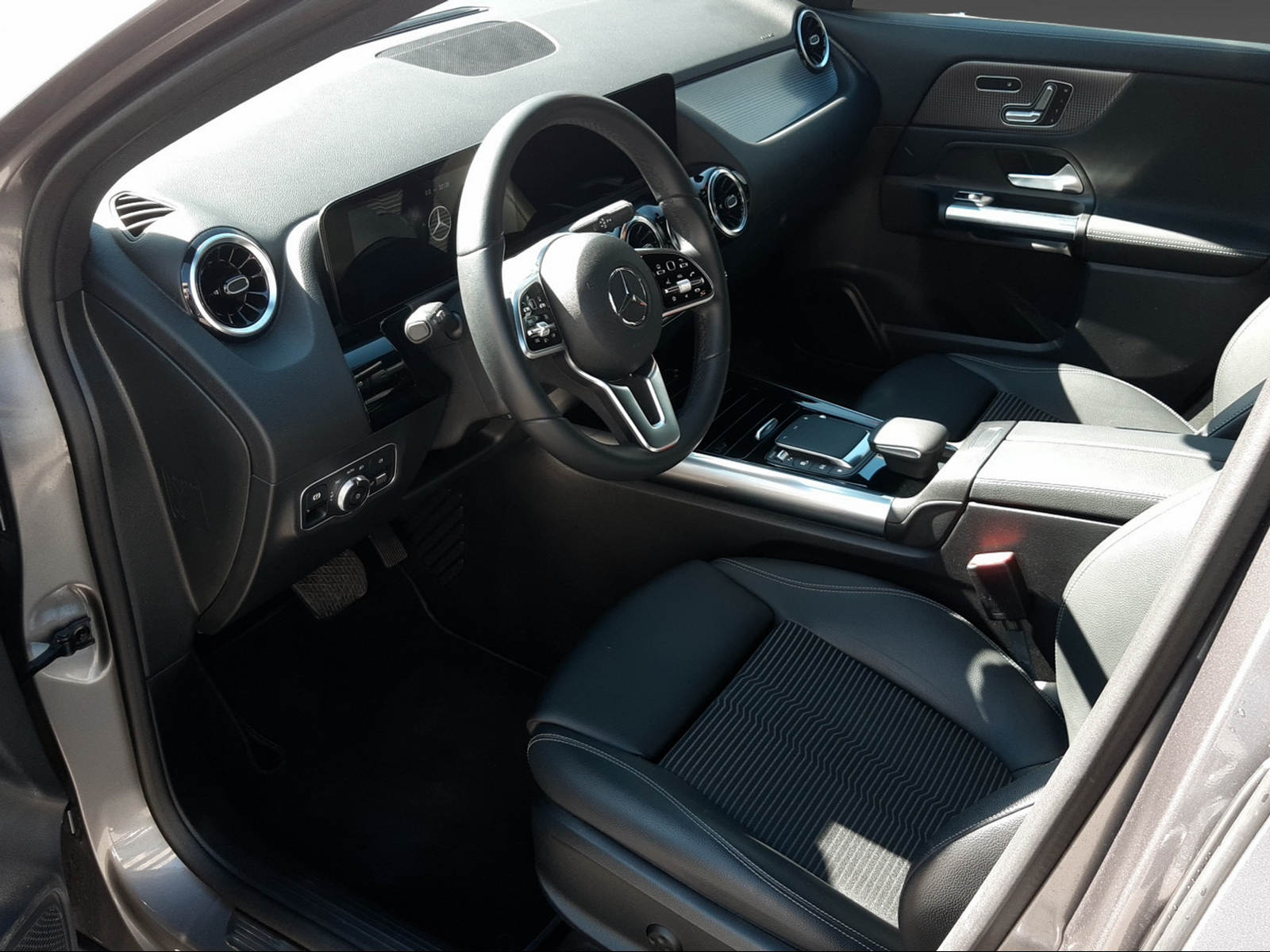 MERCEDES-BENZ GLA 250 4Matic Progressive-image-5