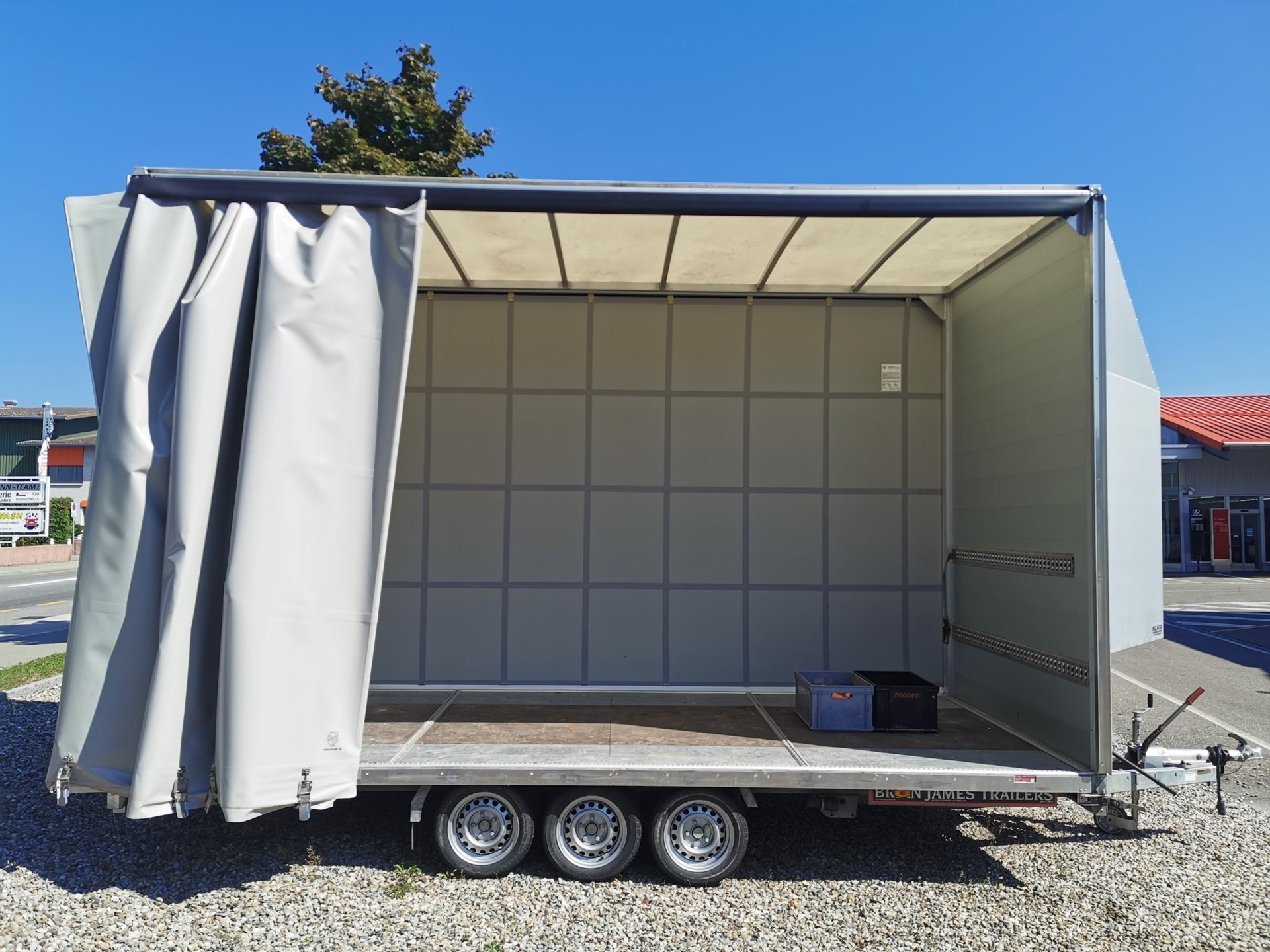 BRIAN JAMES TRAILERS-image-1