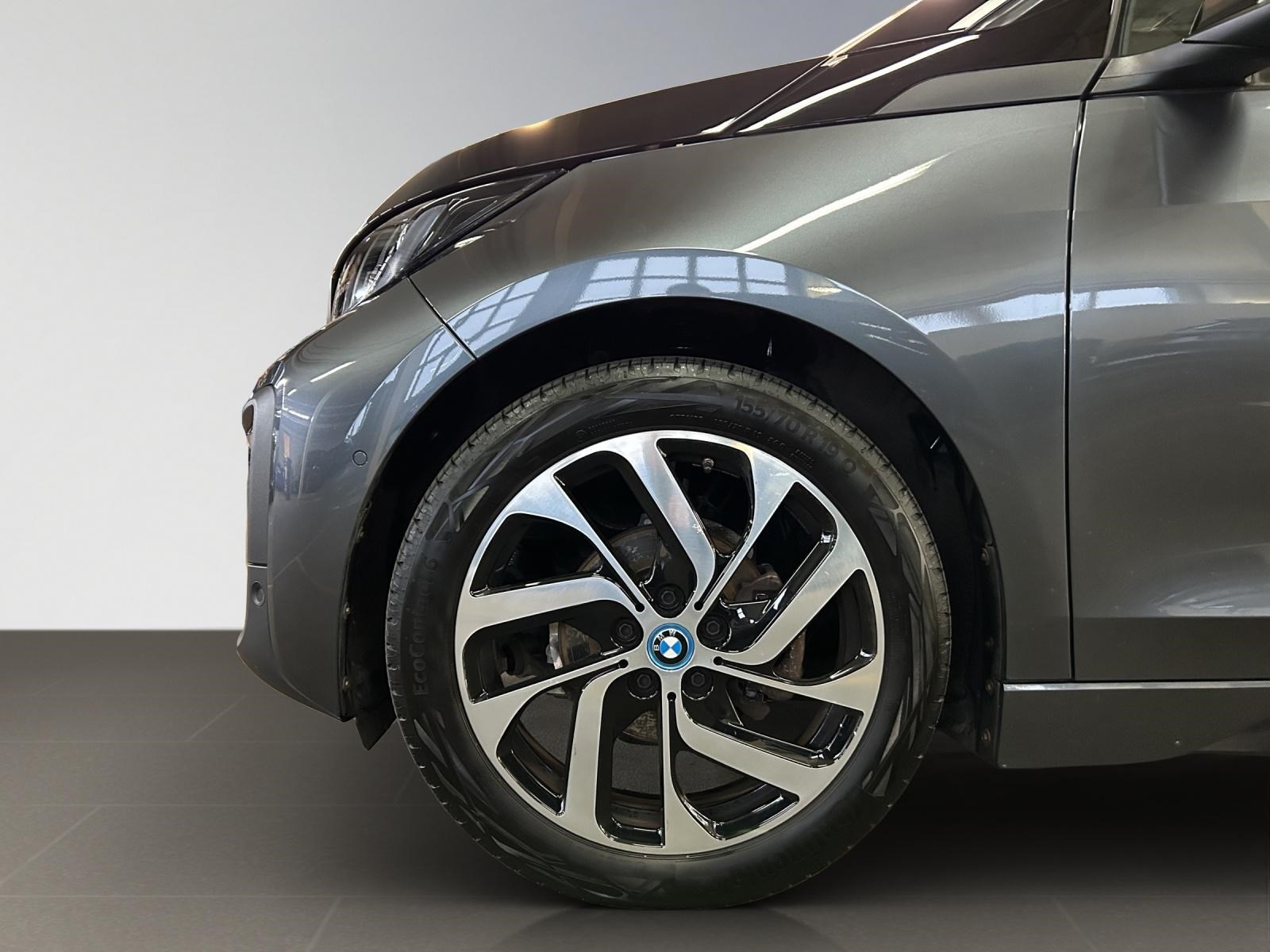 BMW i3 120 Ah-showroom-element-2
