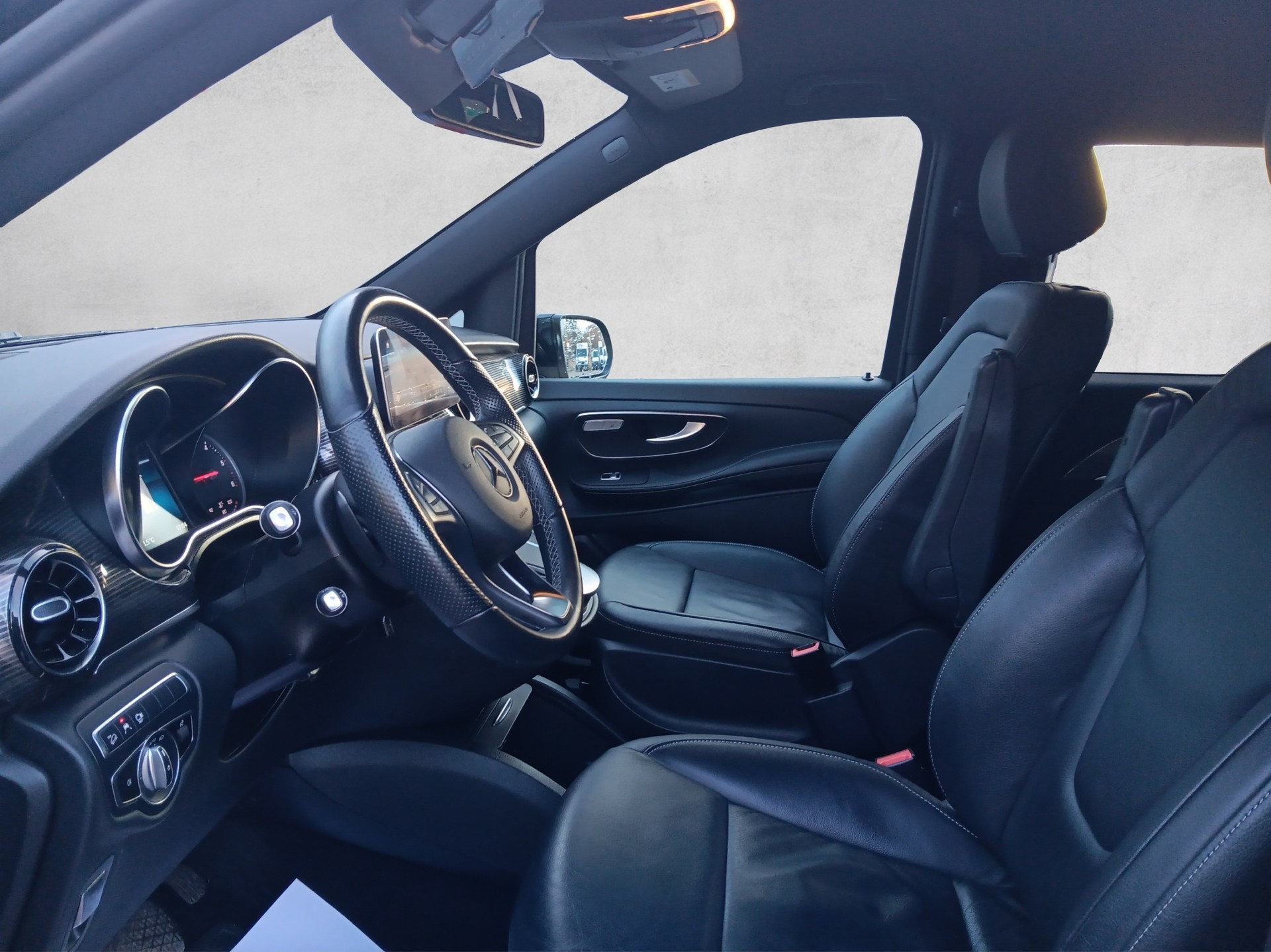 MERCEDES-BENZ V 250 d Avantgarde Kompakt 4Matic 9G-Tronic-image-8