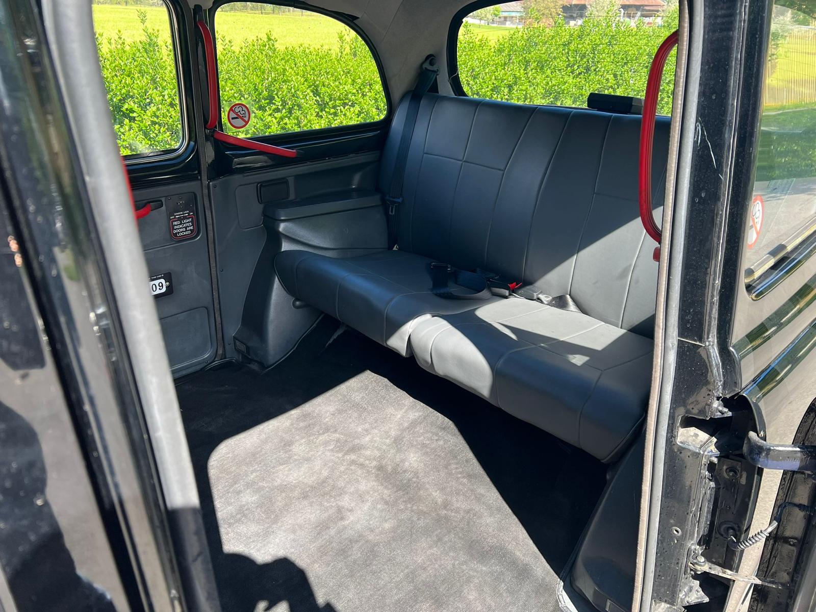 LTI Fairway London Taxi-image-15