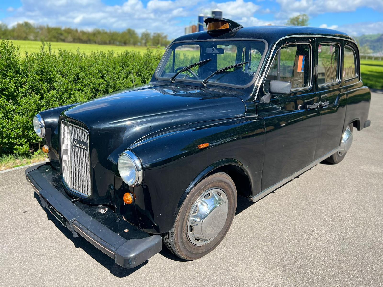 LTI Fairway London Taxi-image-1