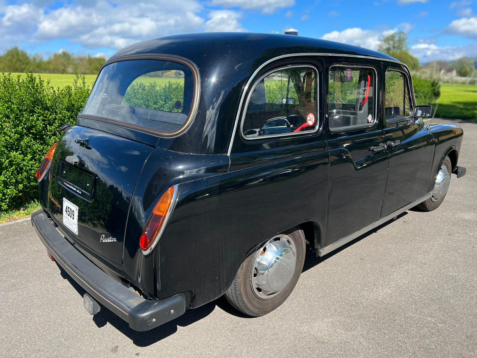 LTI Fairway London Taxi-image-5