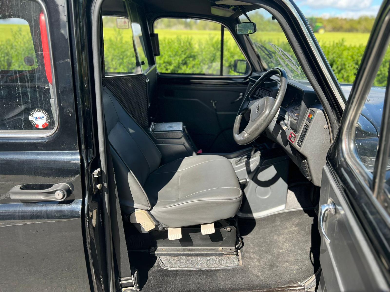 LTI Fairway London Taxi-image-12