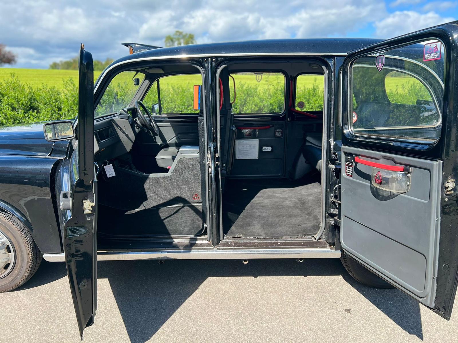 LTI Fairway London Taxi-image-10