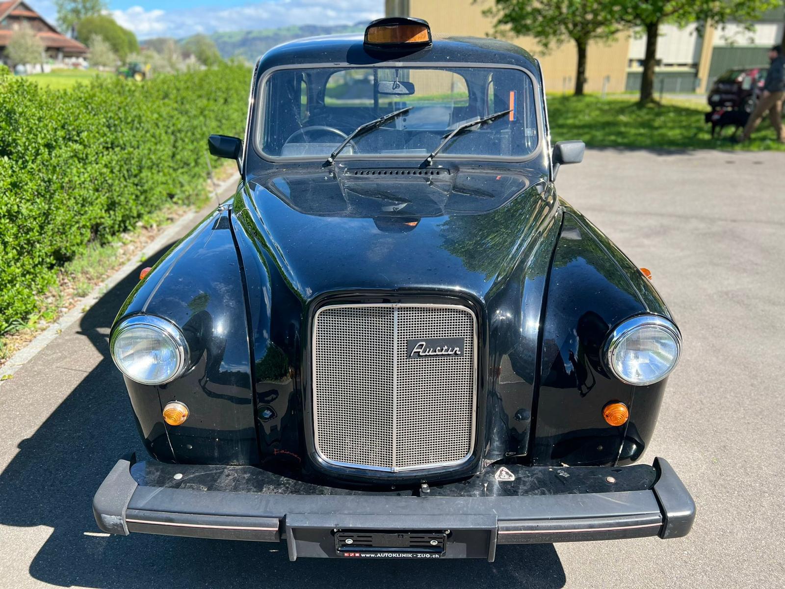 LTI Fairway London Taxi-image-2