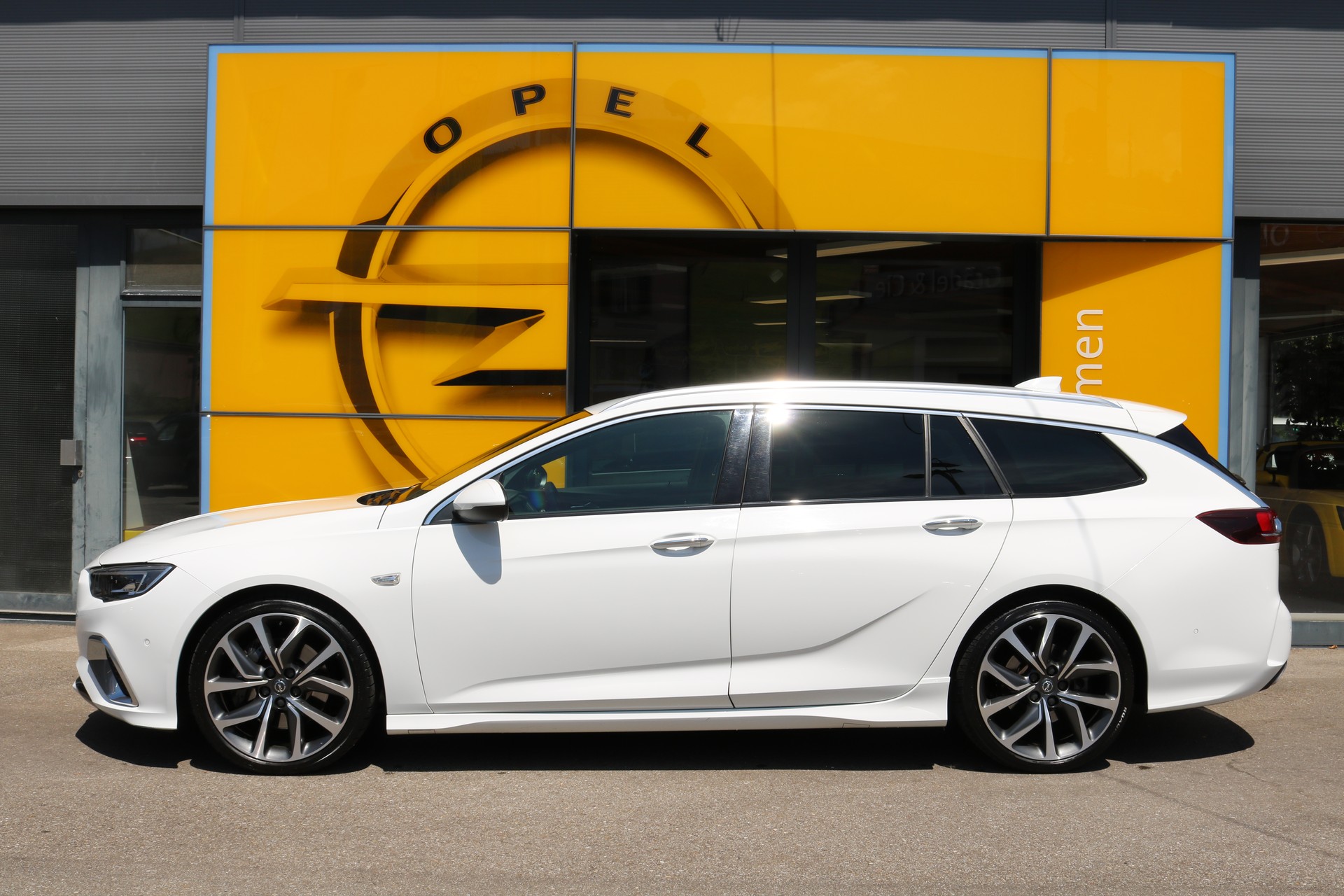 OPEL Insignia 2.0 T Sports Tourer GSI 4WD Automat-showroom-element-1