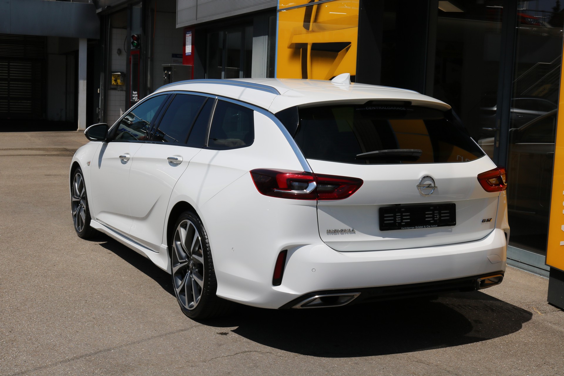 OPEL Insignia 2.0 T Sports Tourer GSI 4WD Automat-showroom-element-2