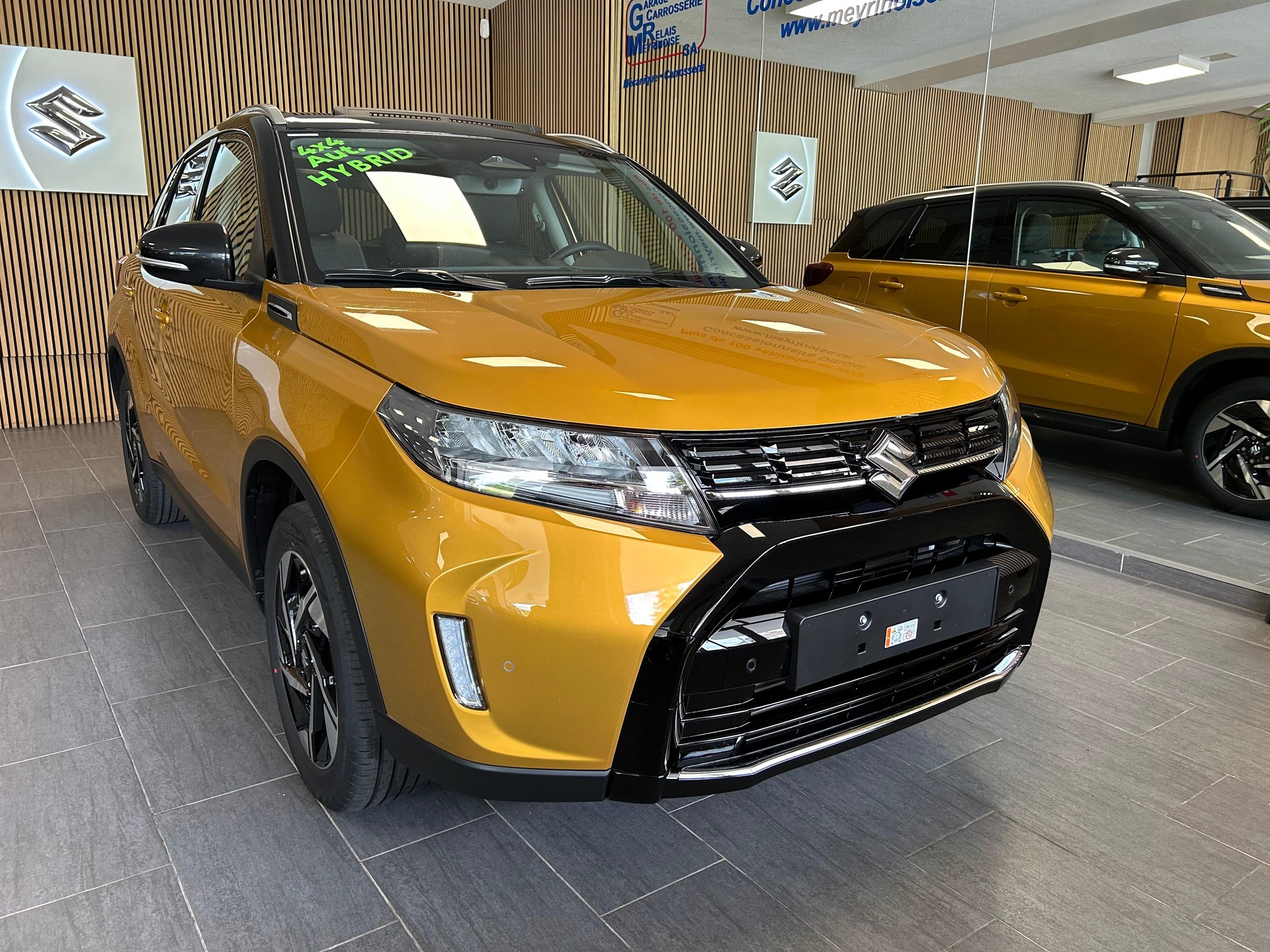 SUZUKI Vitara 1.4 T Compact Top Hybrid 4x4-showroom-element-3