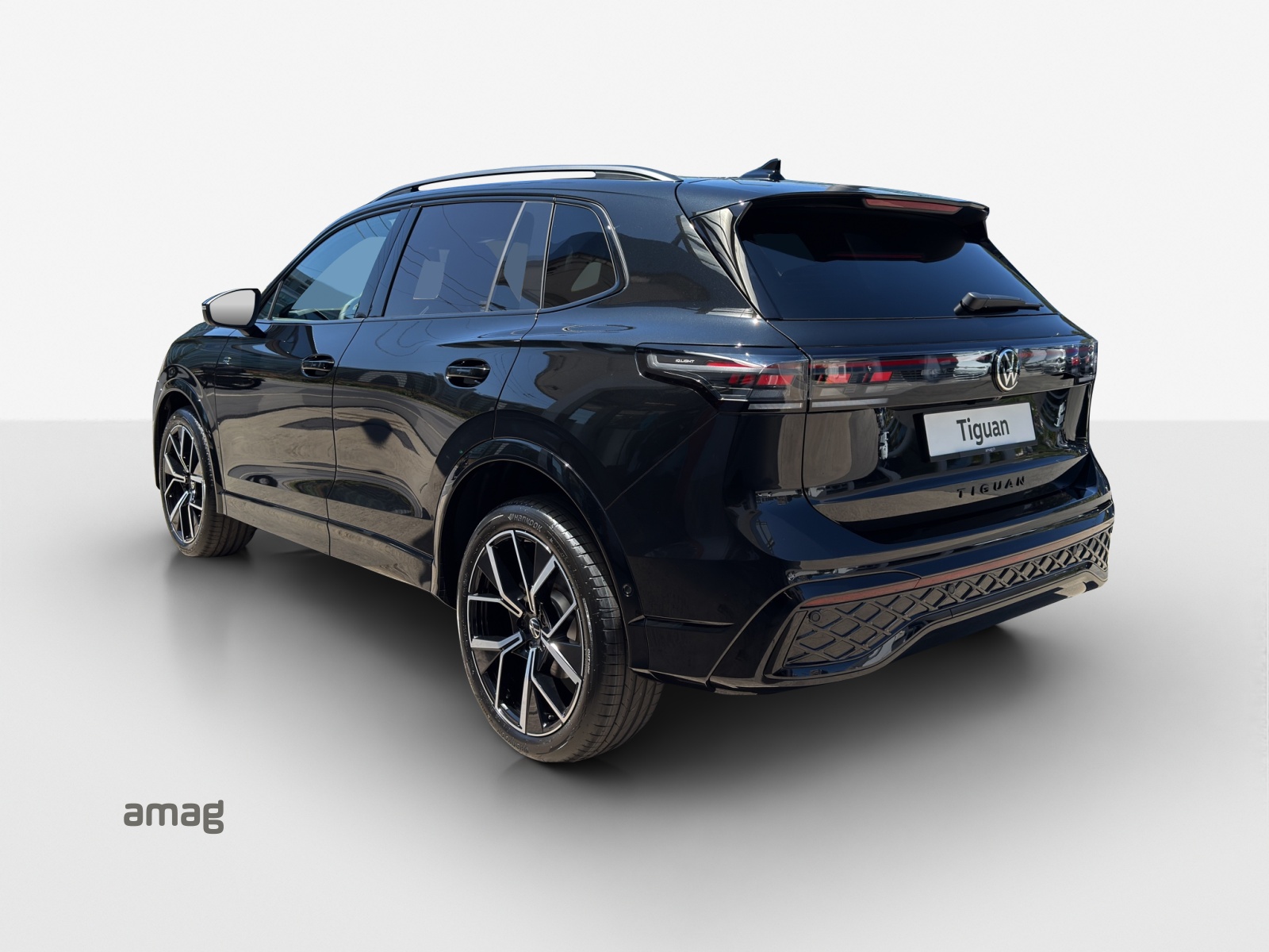 VW Tiguan 2.0 TSI DSG R-Line 4Motion-showroom-element-2